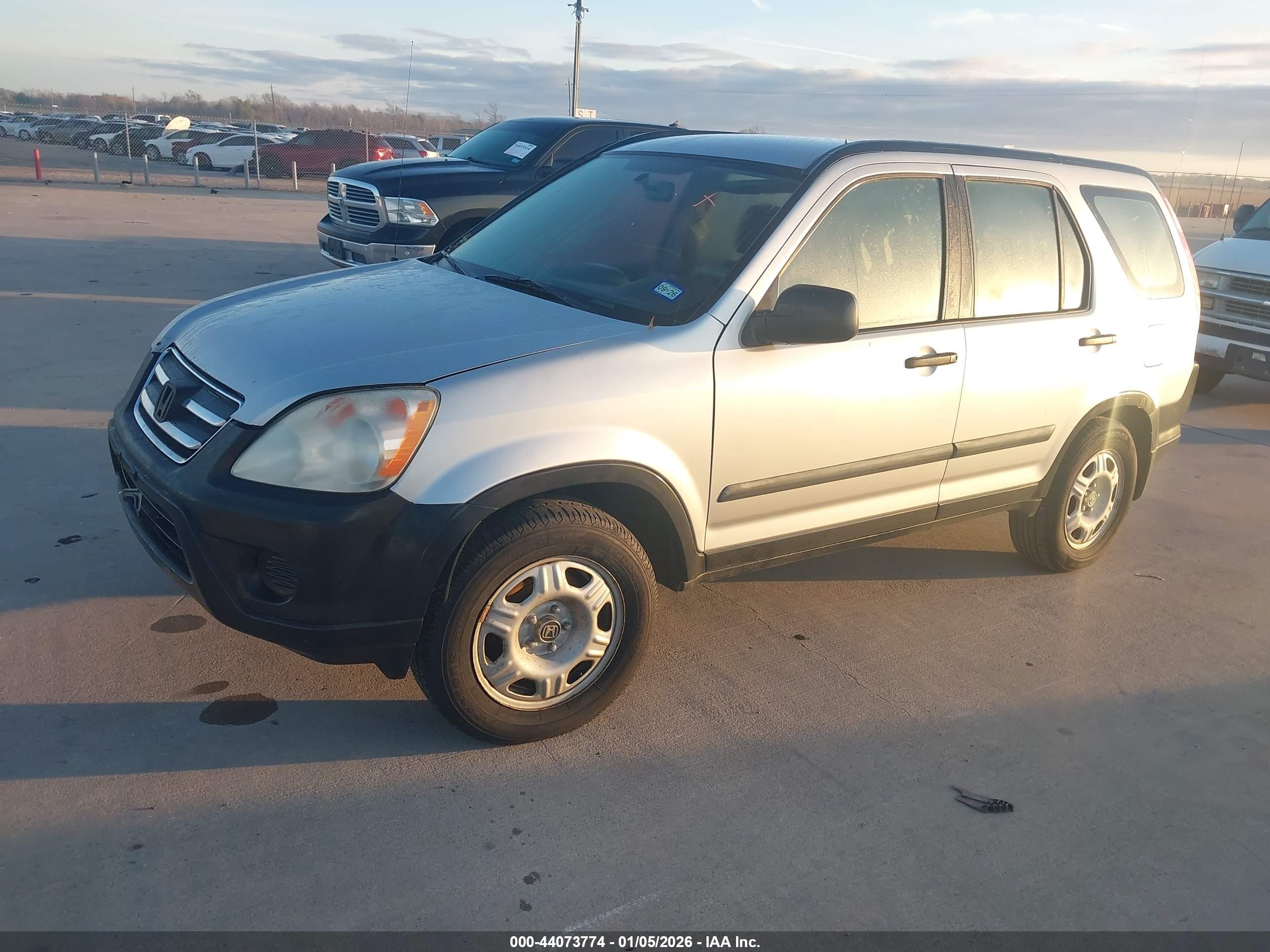 HONDA CR-V image 2