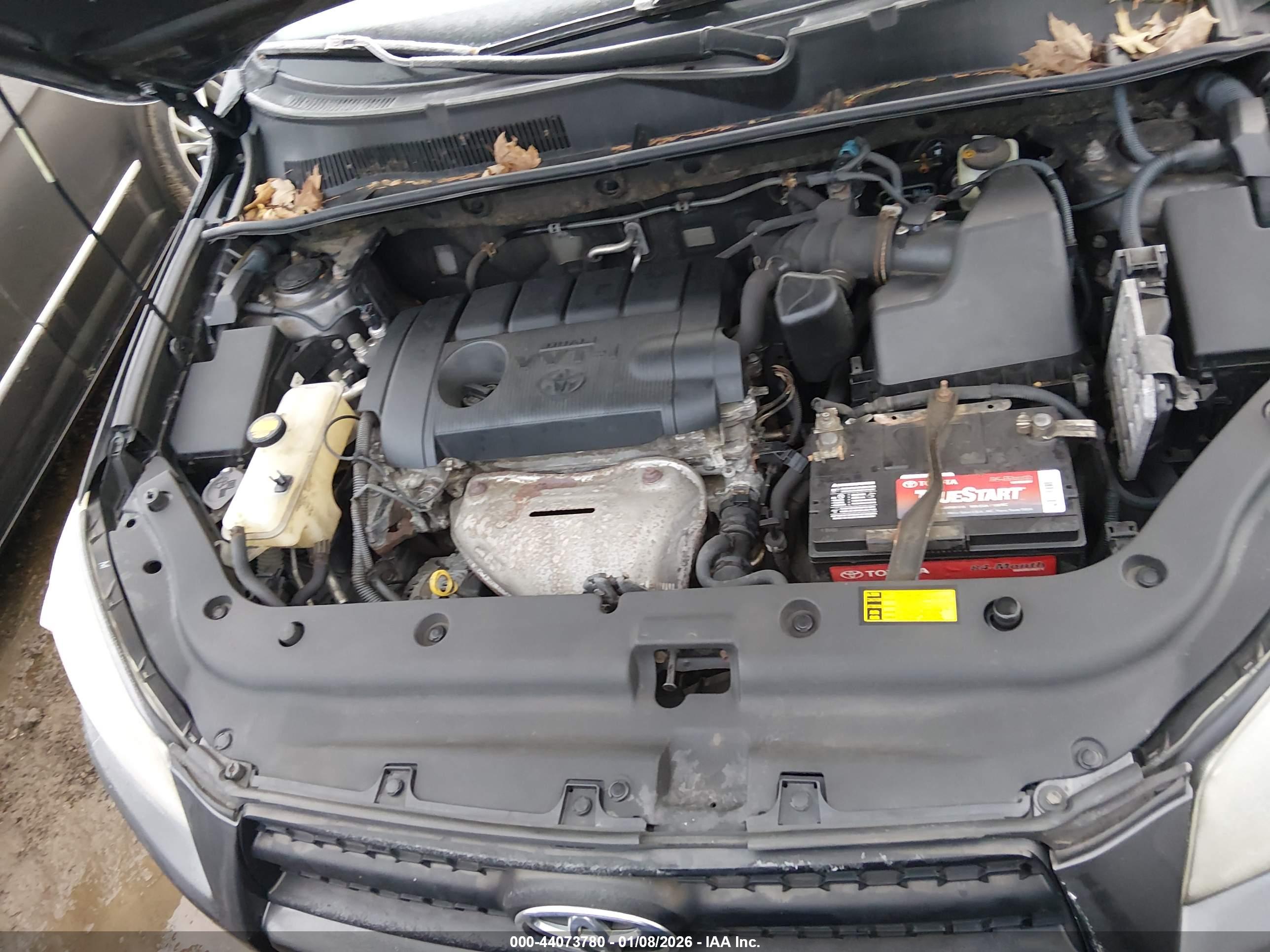 TOYOTA RAV4 image 10