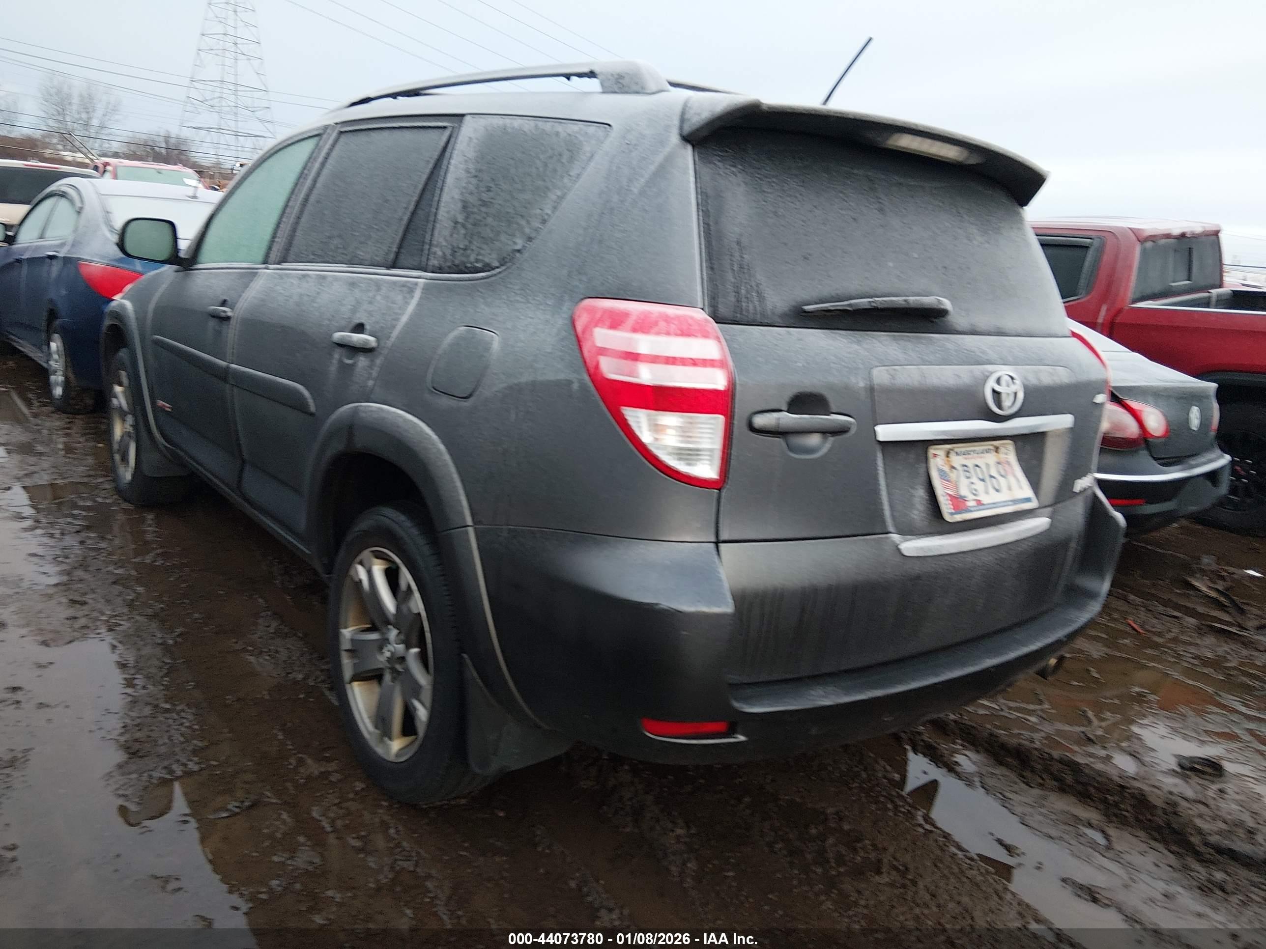 TOYOTA RAV4 image 3