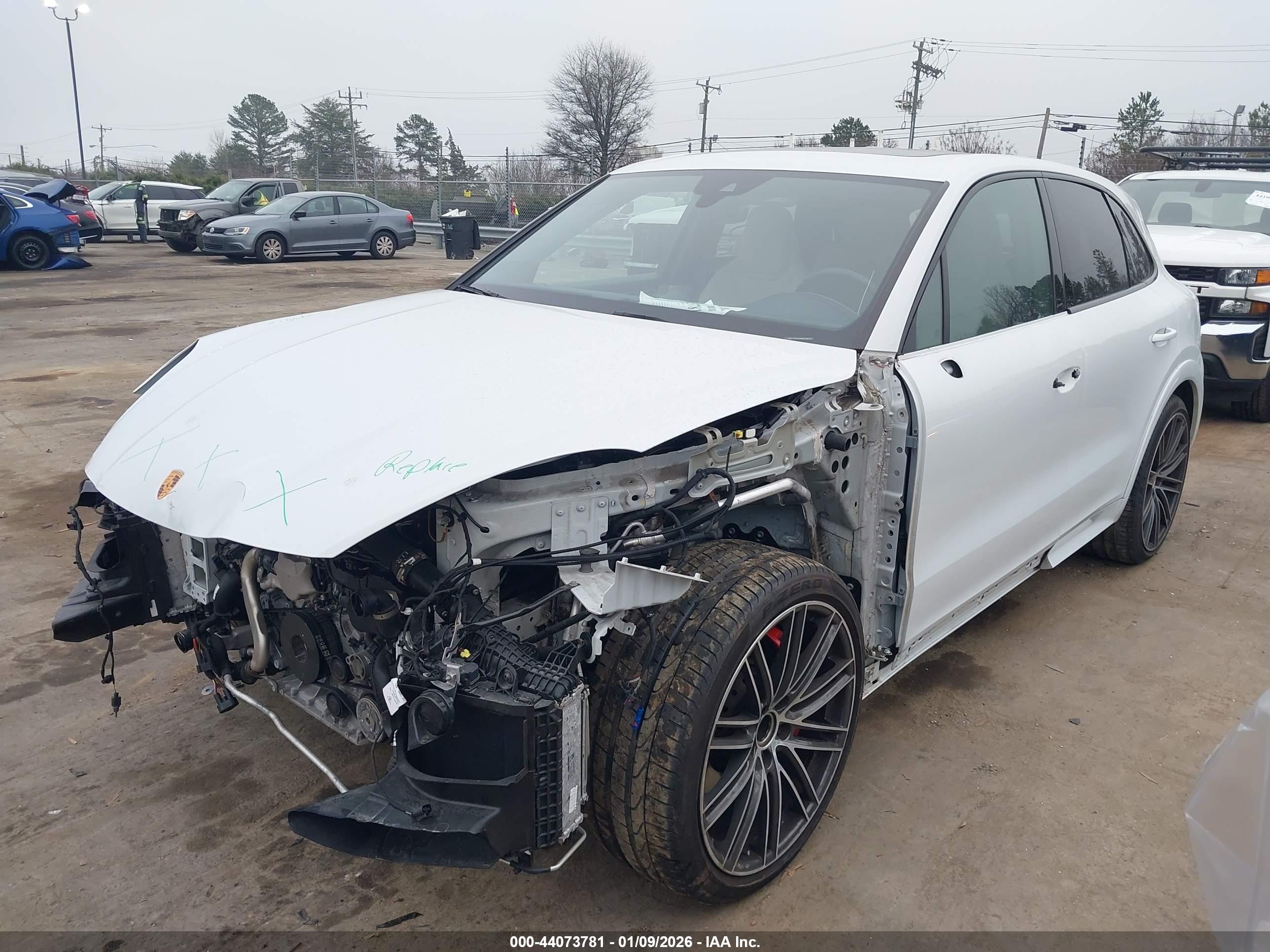 PORSCHE CAYENNE image 2