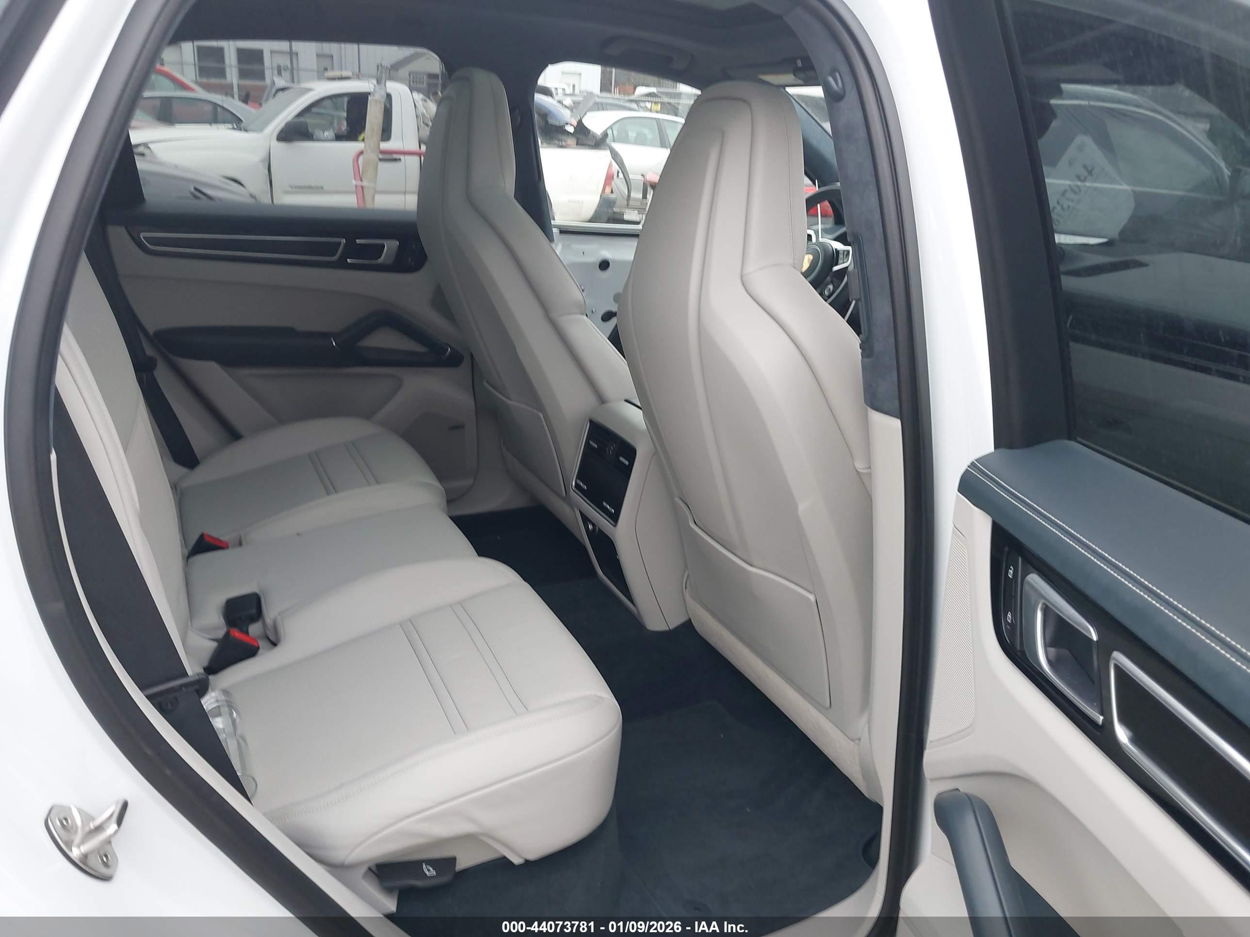 PORSCHE CAYENNE image 8