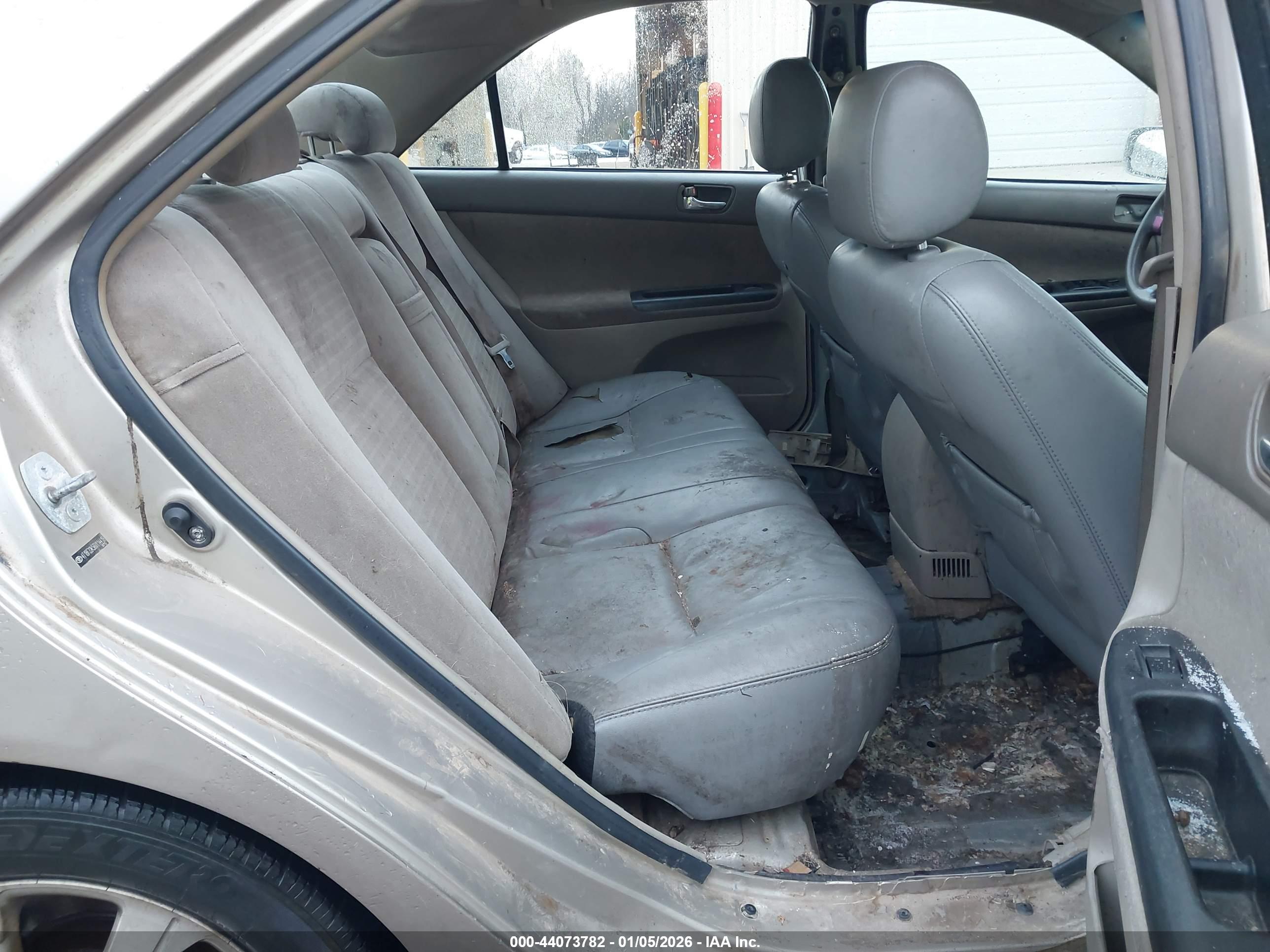TOYOTA CAMRY image 8