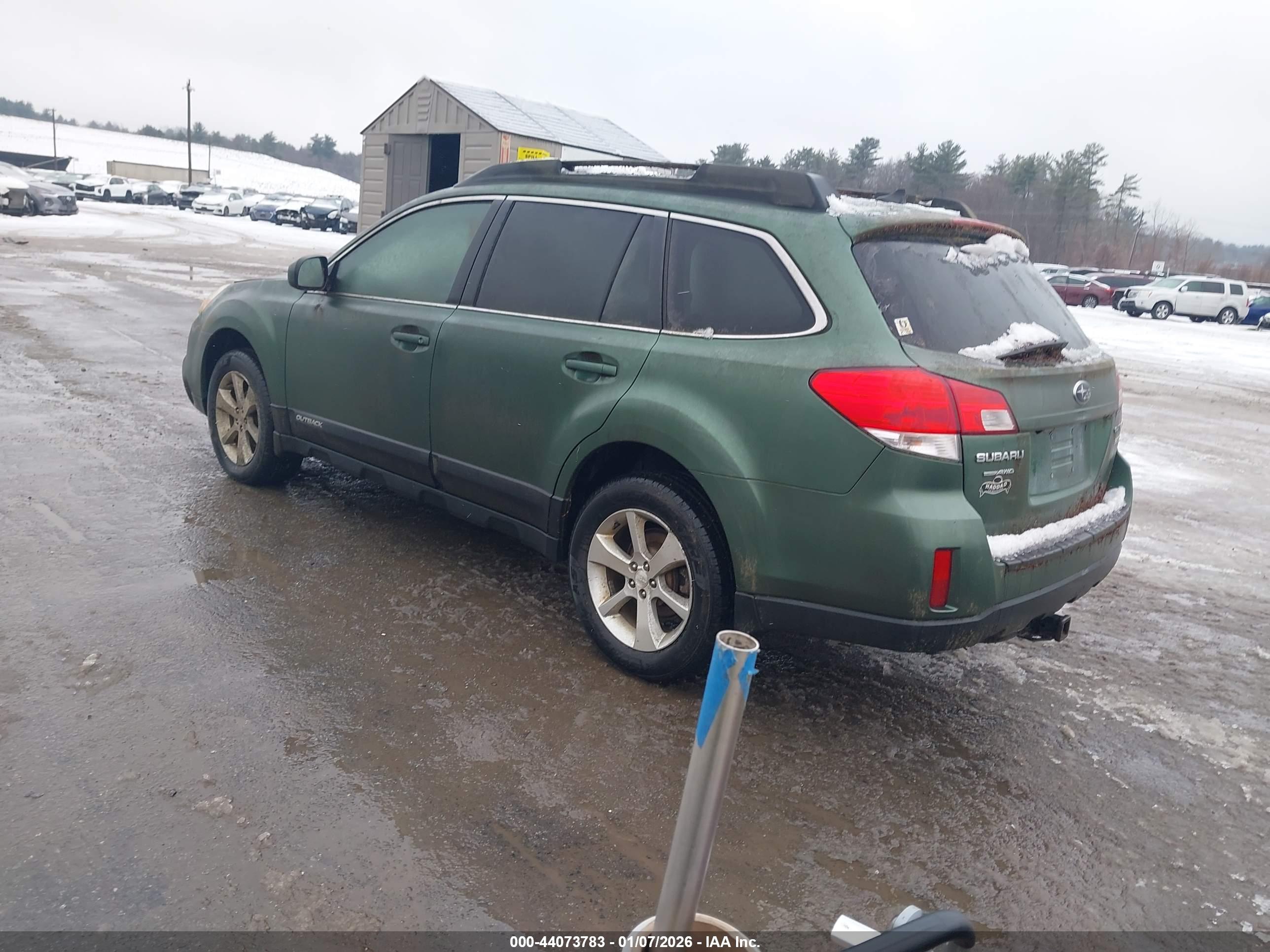 SUBARU OUTBACK image 3