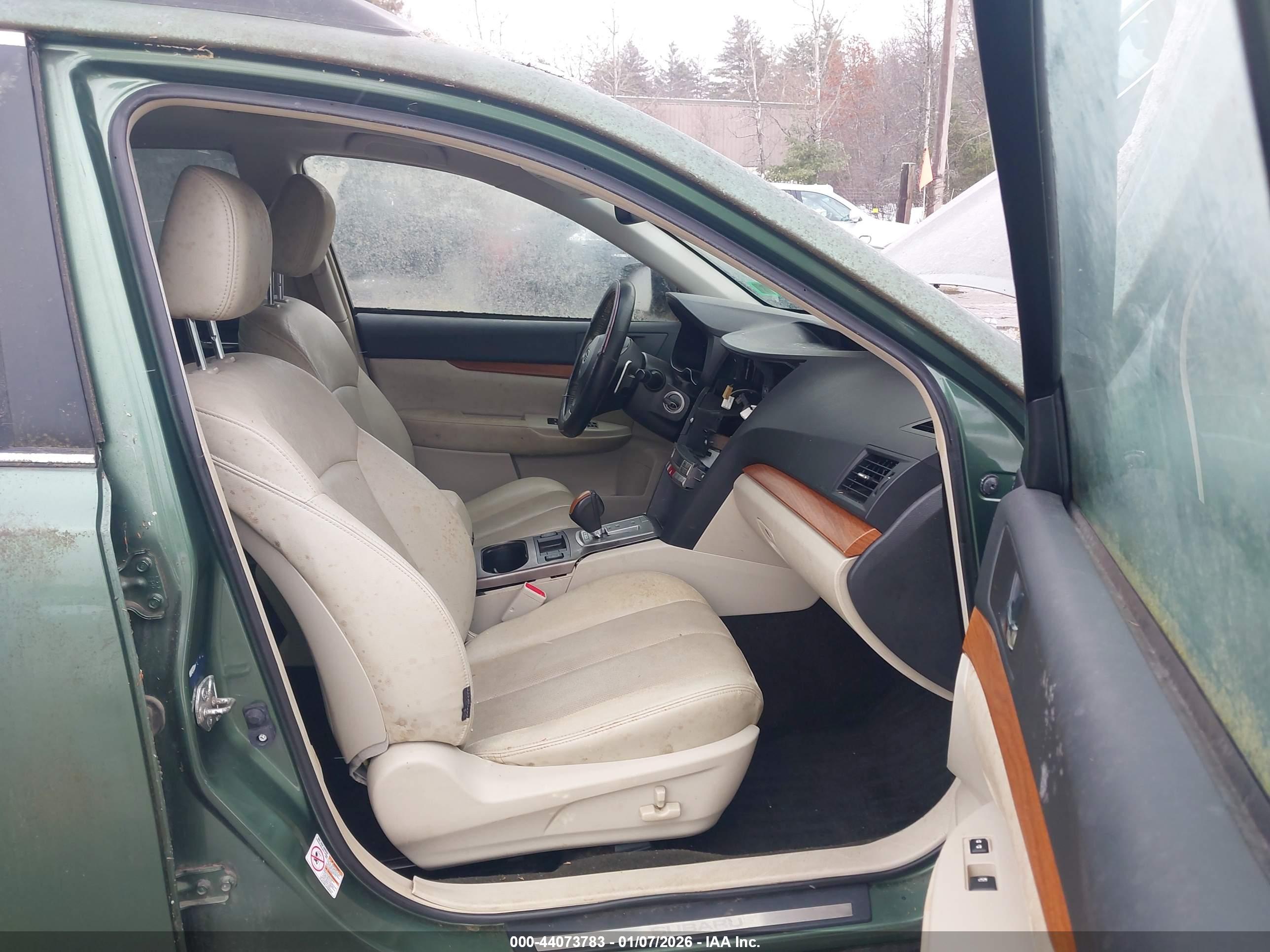 SUBARU OUTBACK image 5