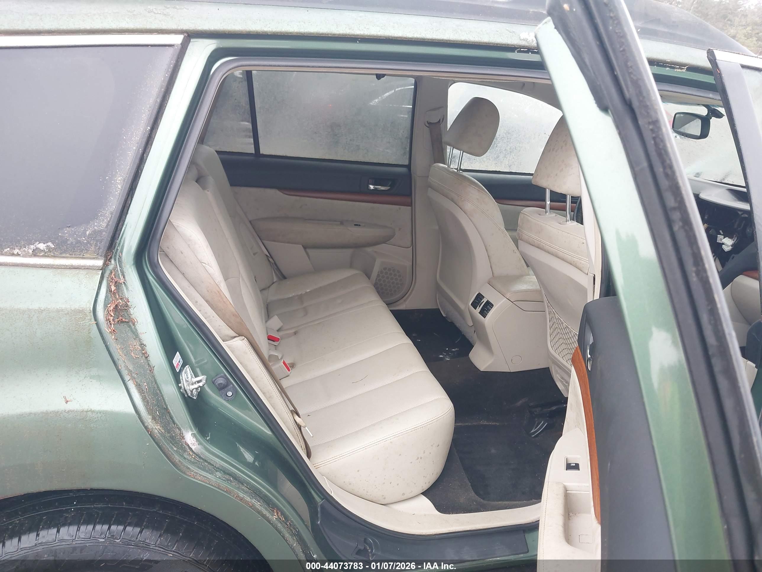 SUBARU OUTBACK image 8