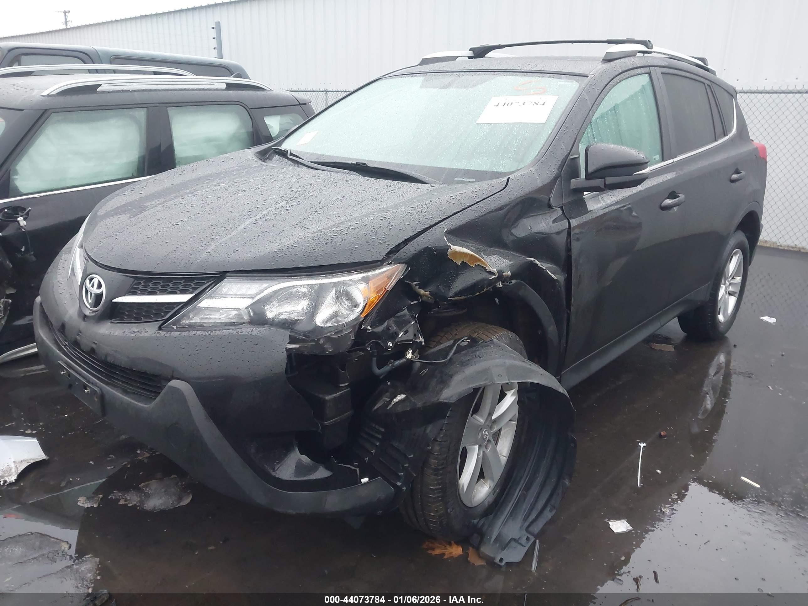 TOYOTA RAV4 image 2