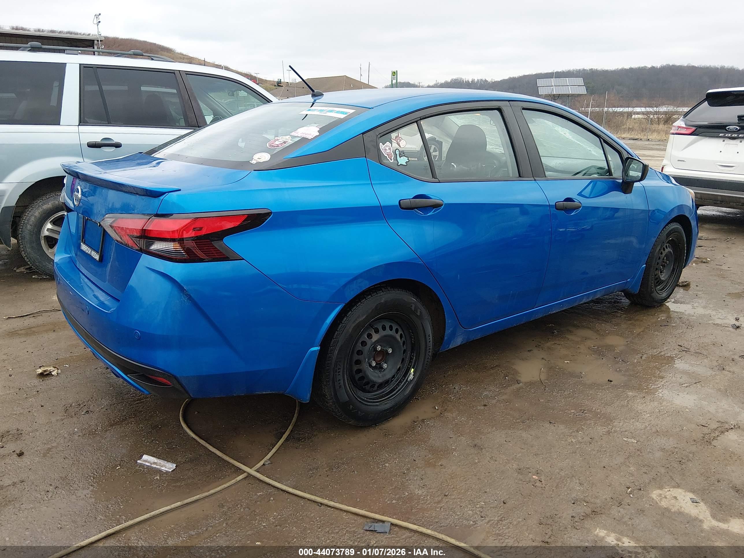 NISSAN VERSA image 4