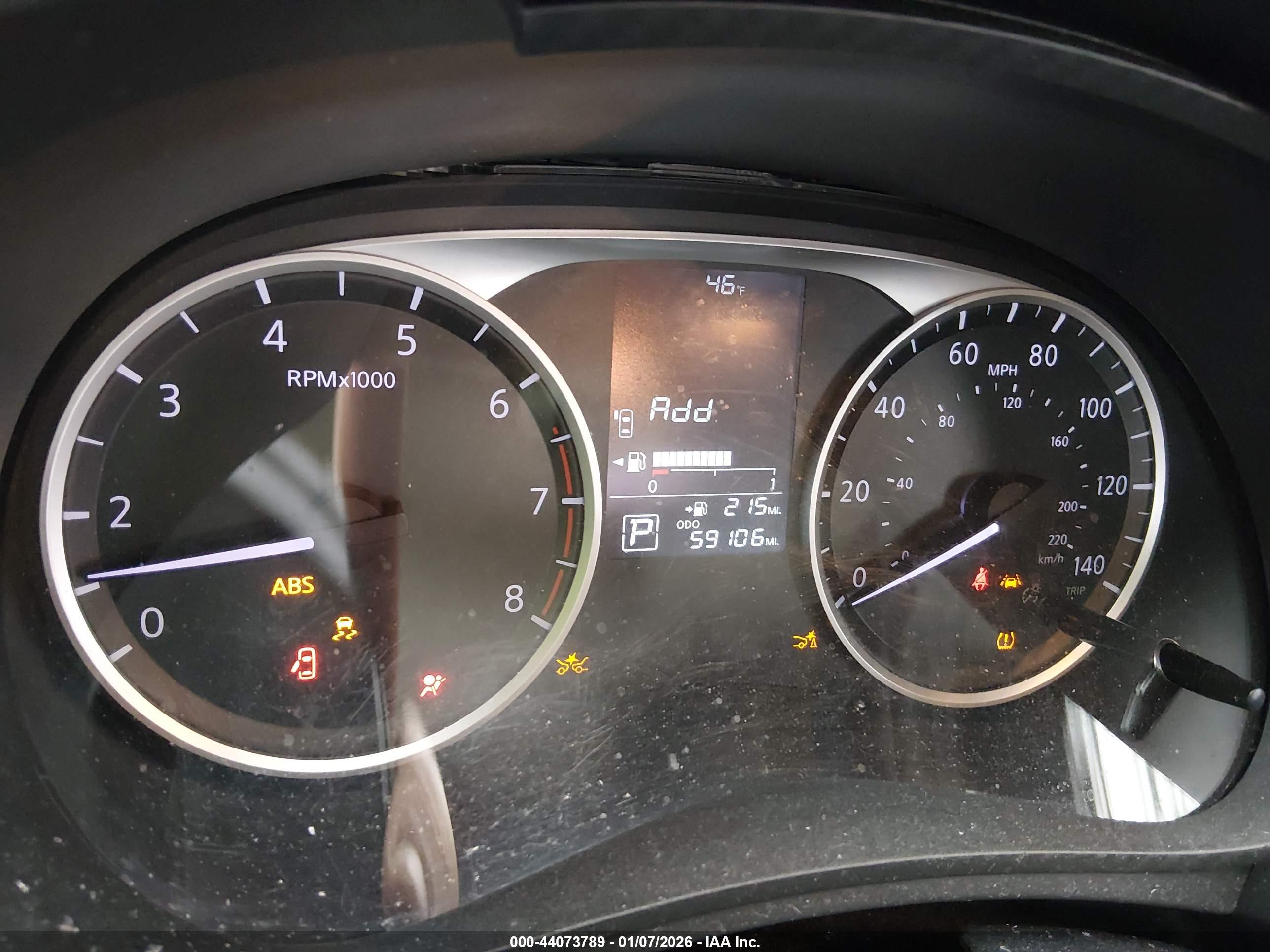 NISSAN VERSA image 7