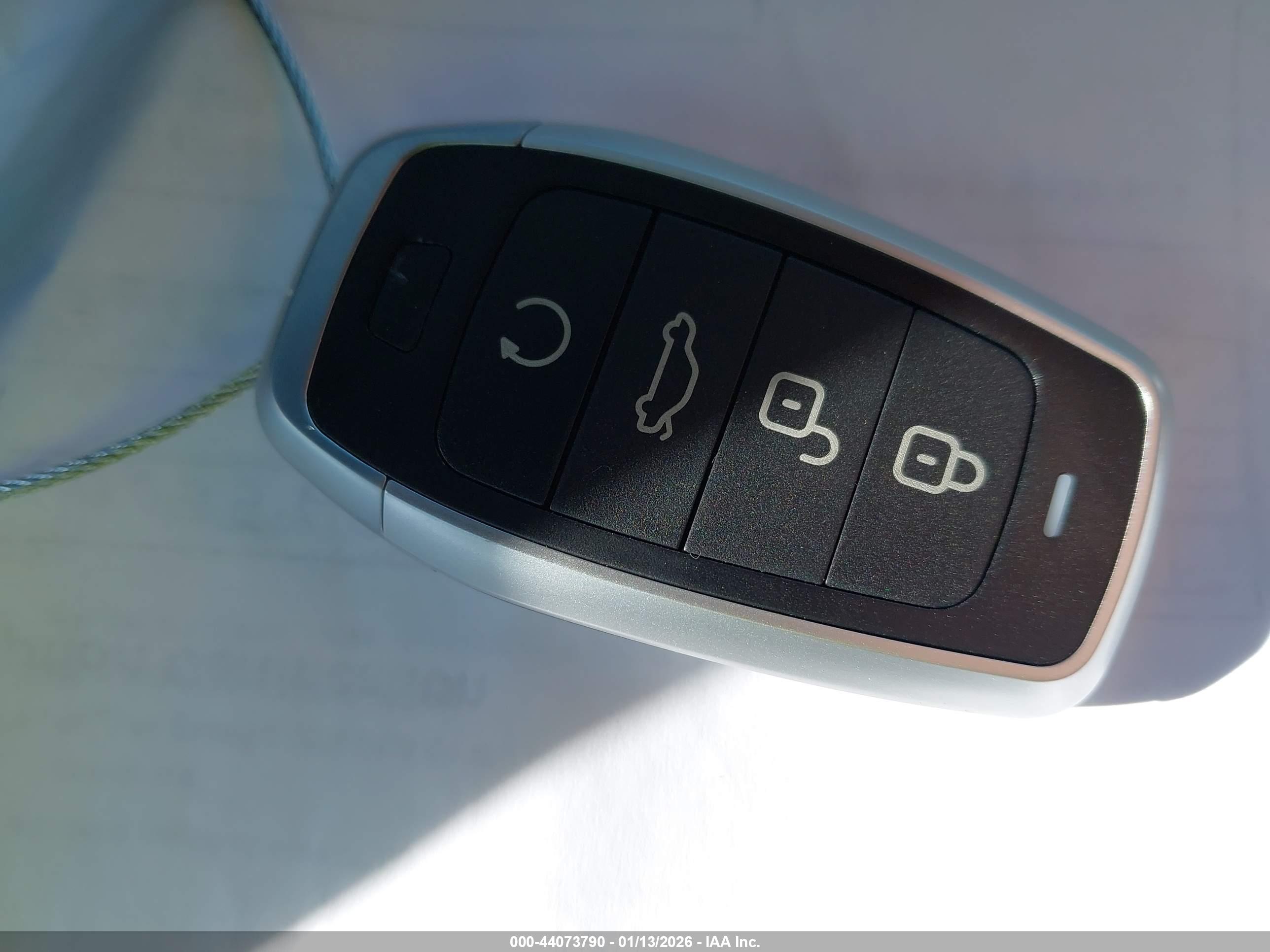 FORD C-MAX image 11