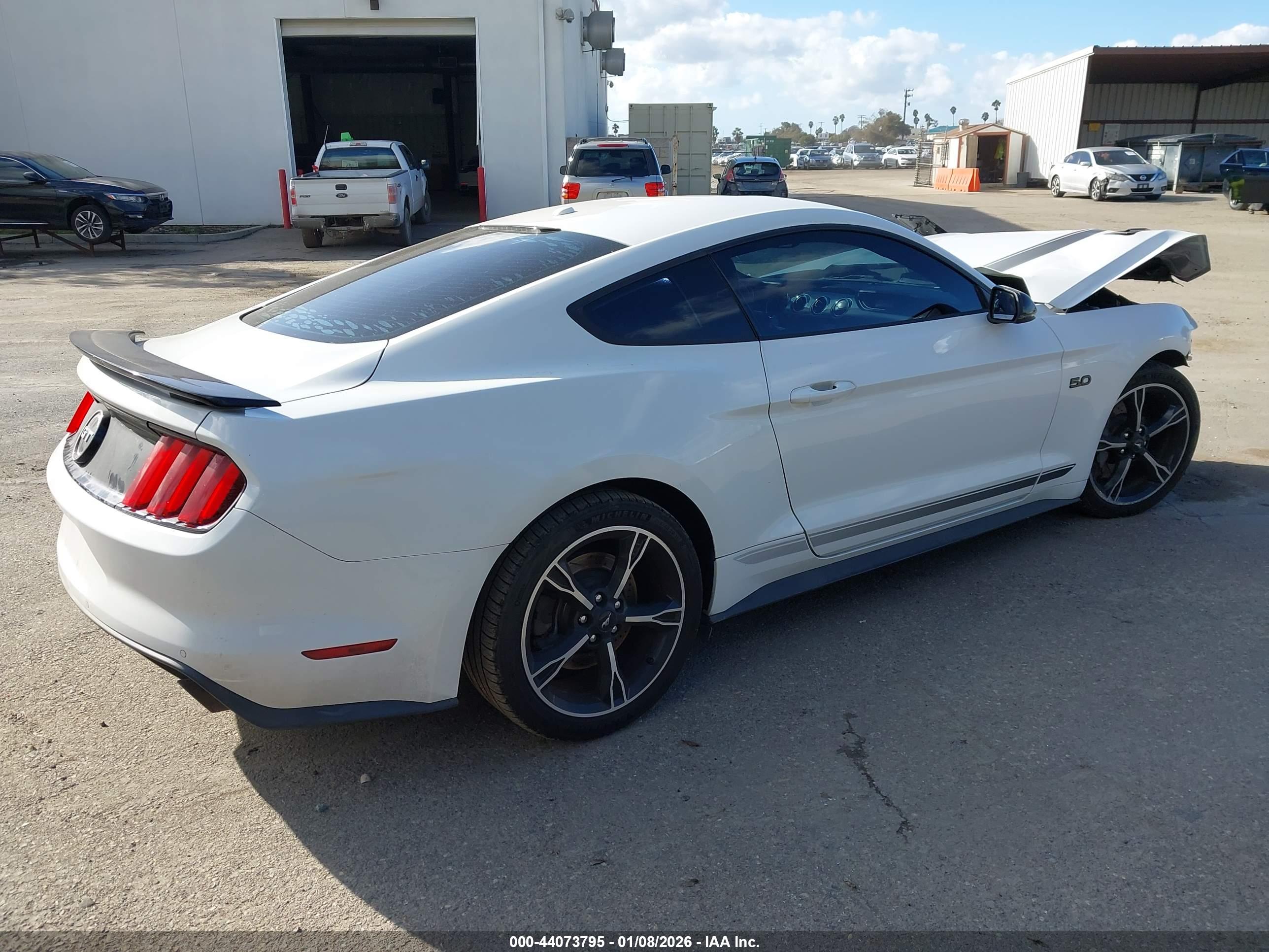 FORD MUSTANG image 4