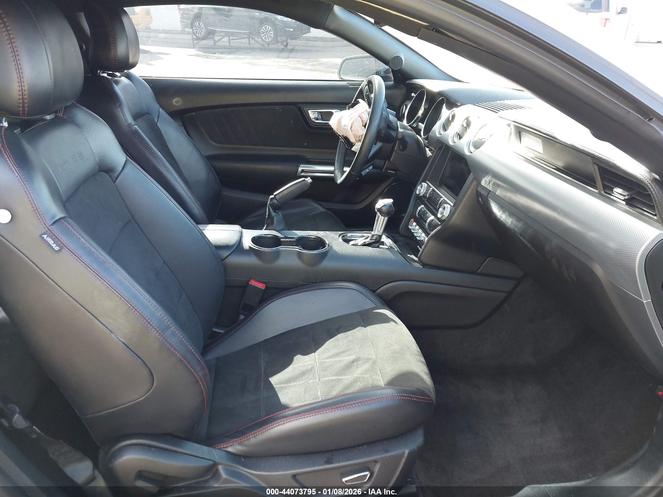 FORD MUSTANG image 5