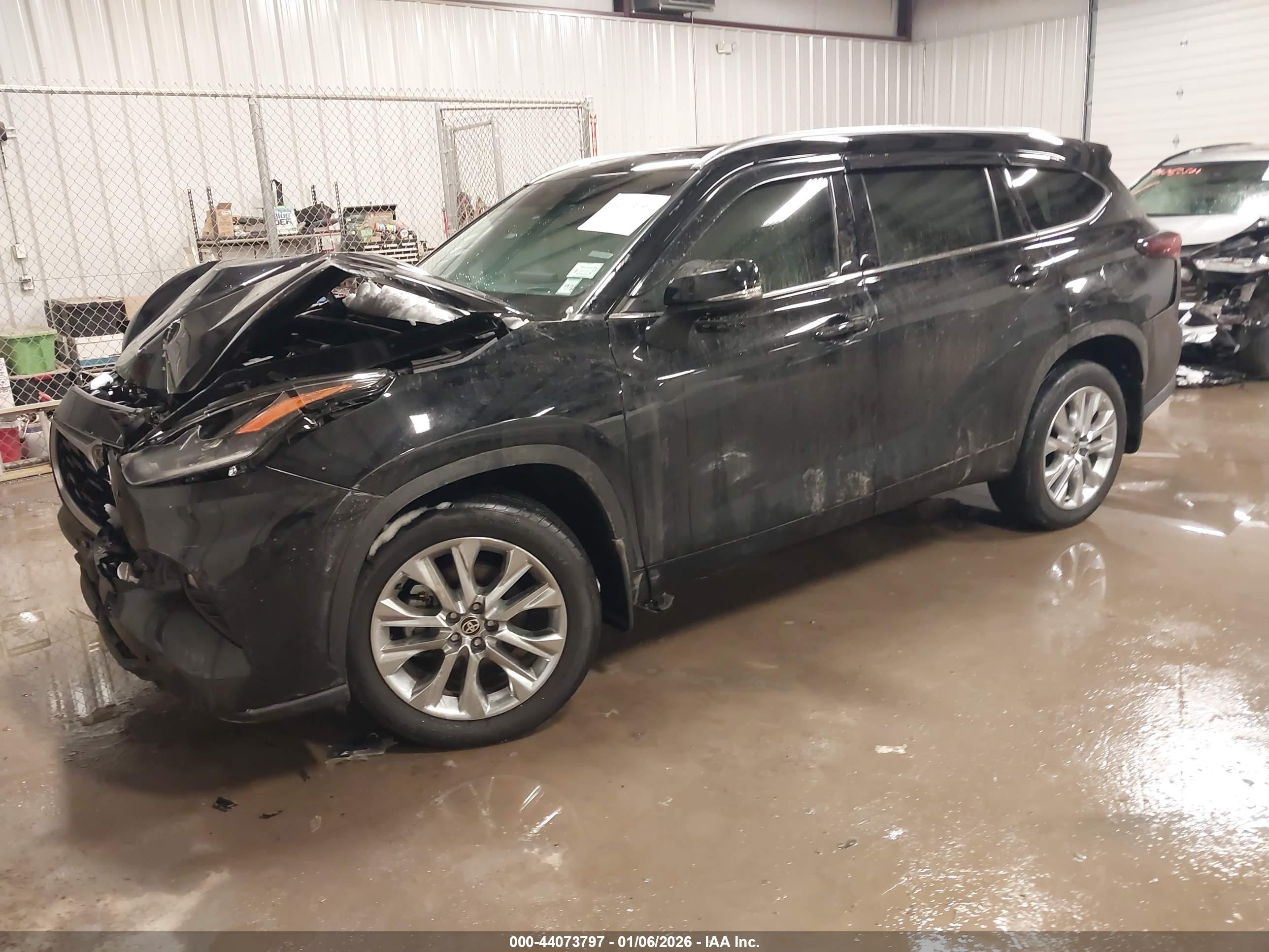 TOYOTA HIGHLANDER image 2