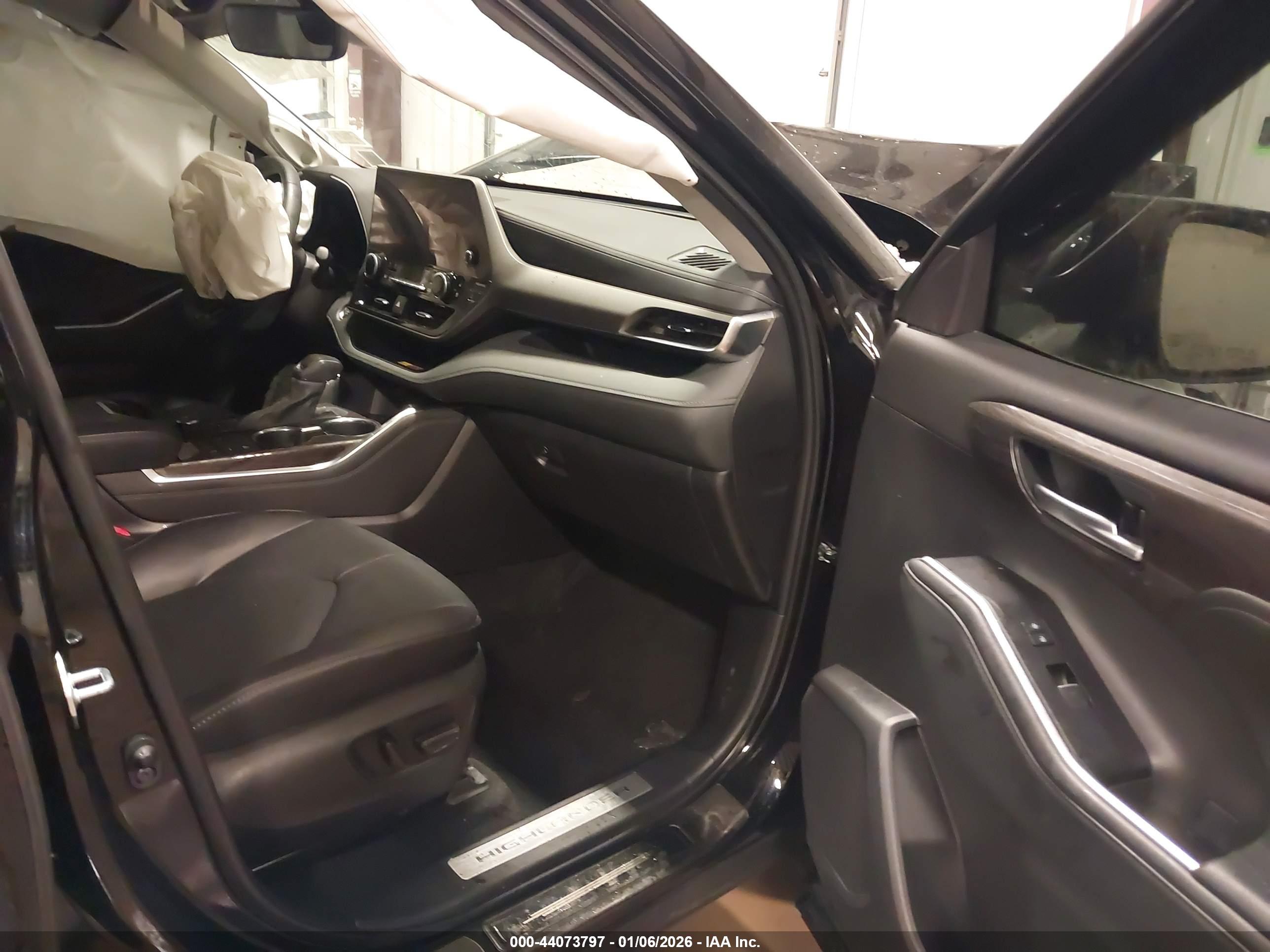 TOYOTA HIGHLANDER image 5
