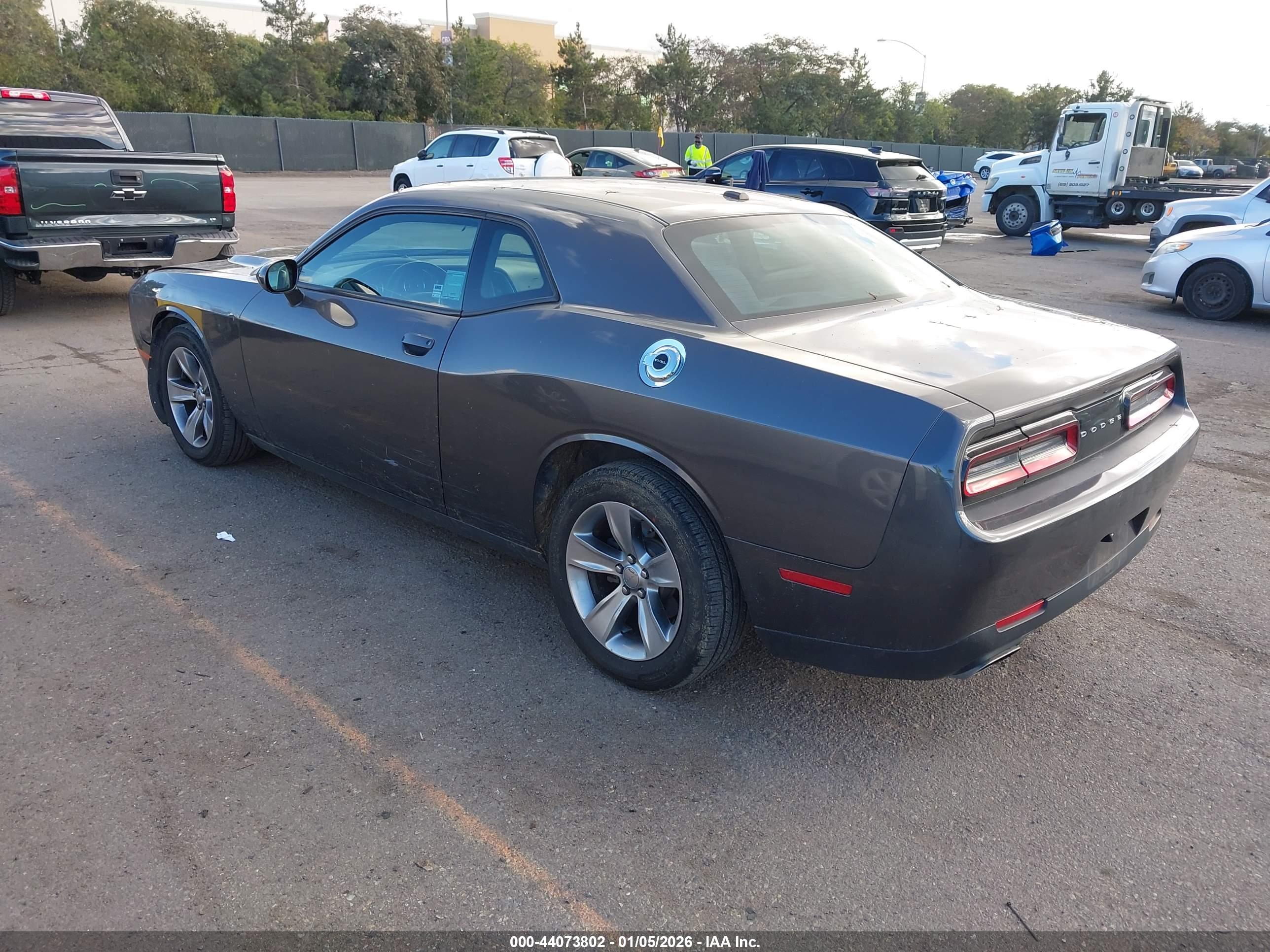 DODGE CHALLENGER image 3