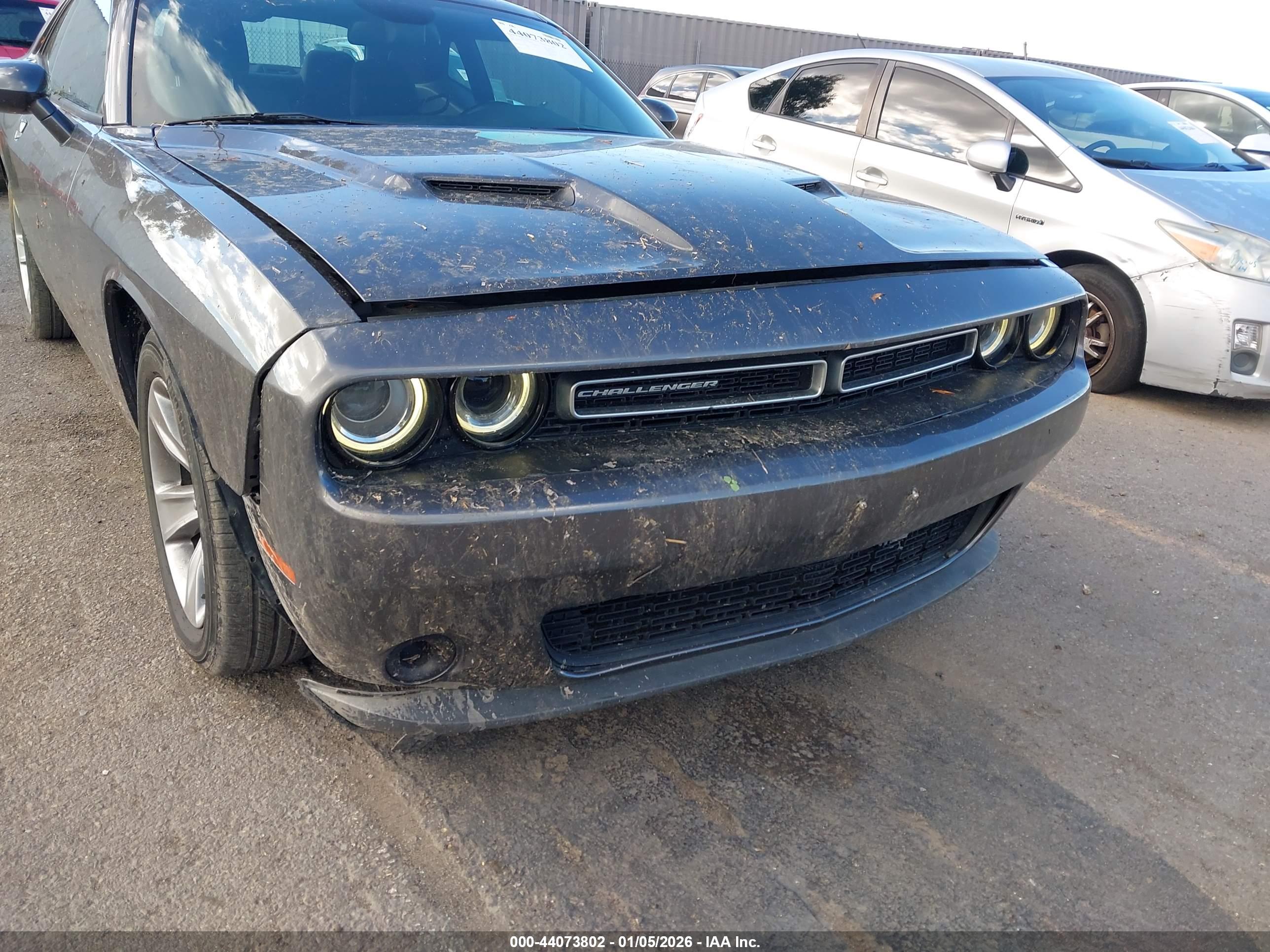 DODGE CHALLENGER image 6