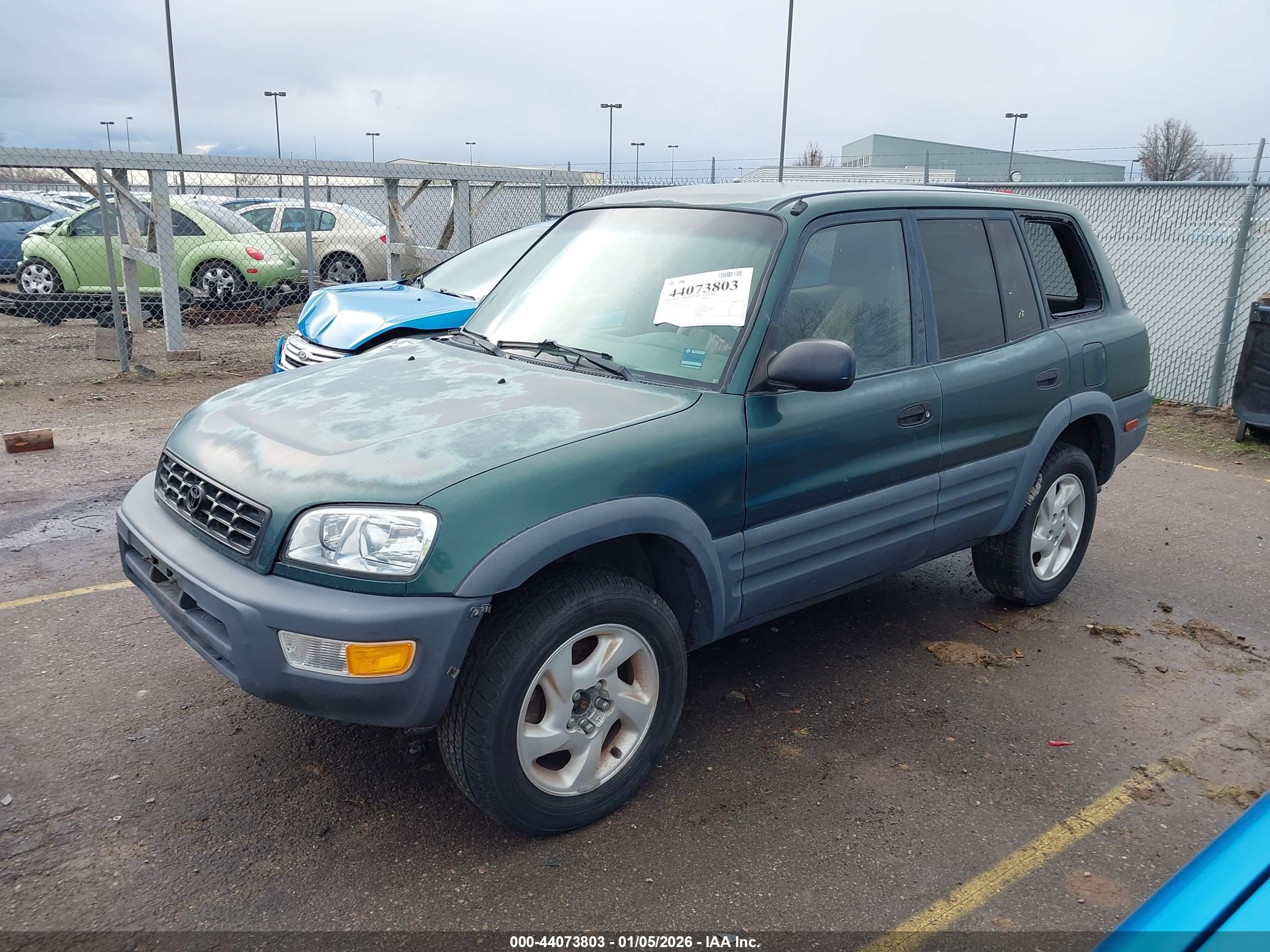 TOYOTA RAV4 image 2