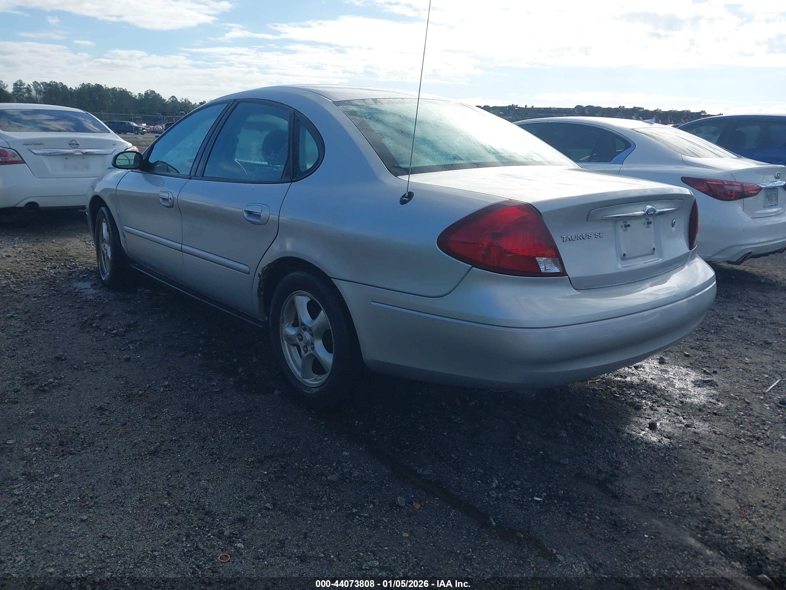FORD TAURUS image 3
