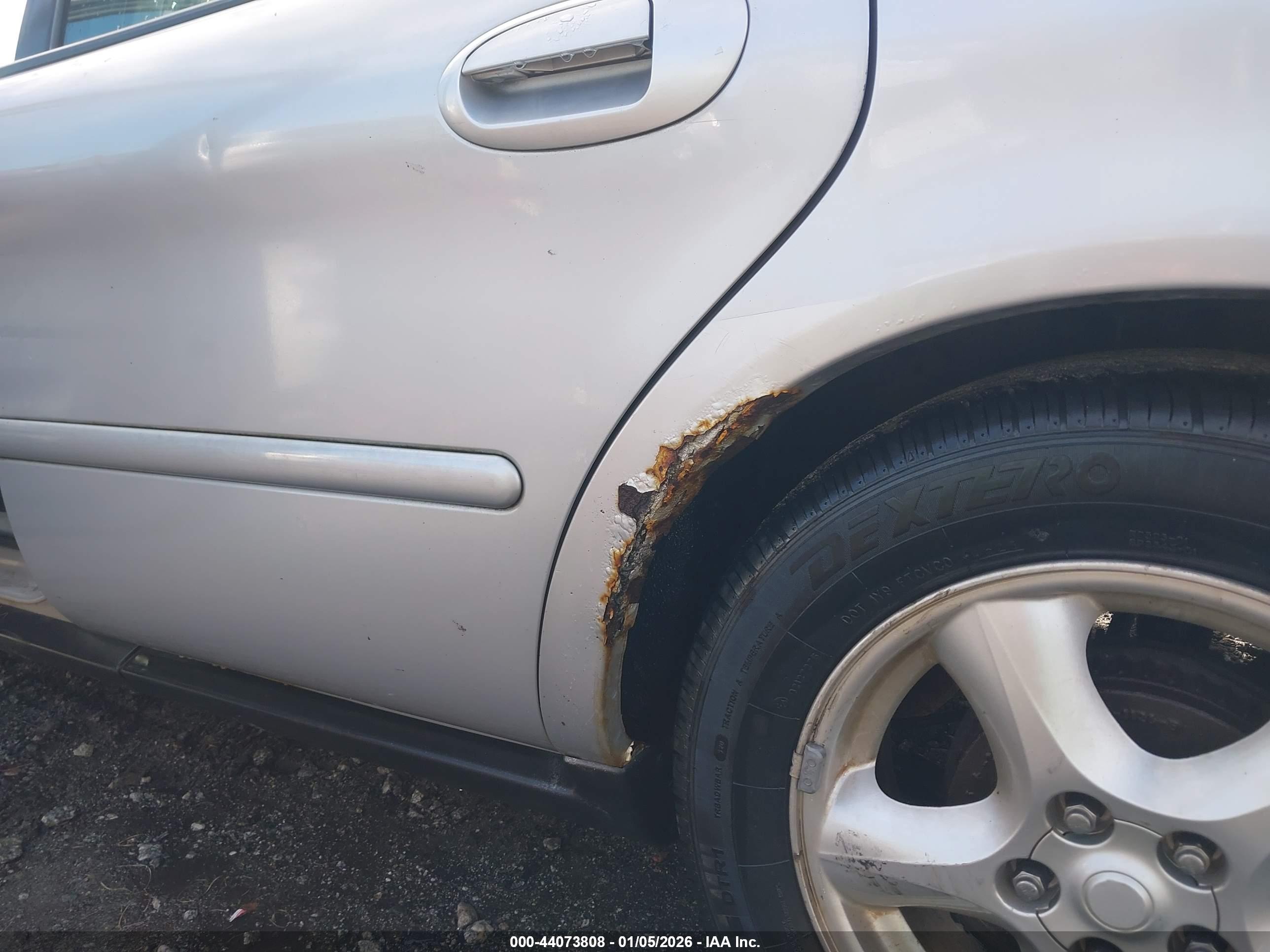 FORD TAURUS image 6