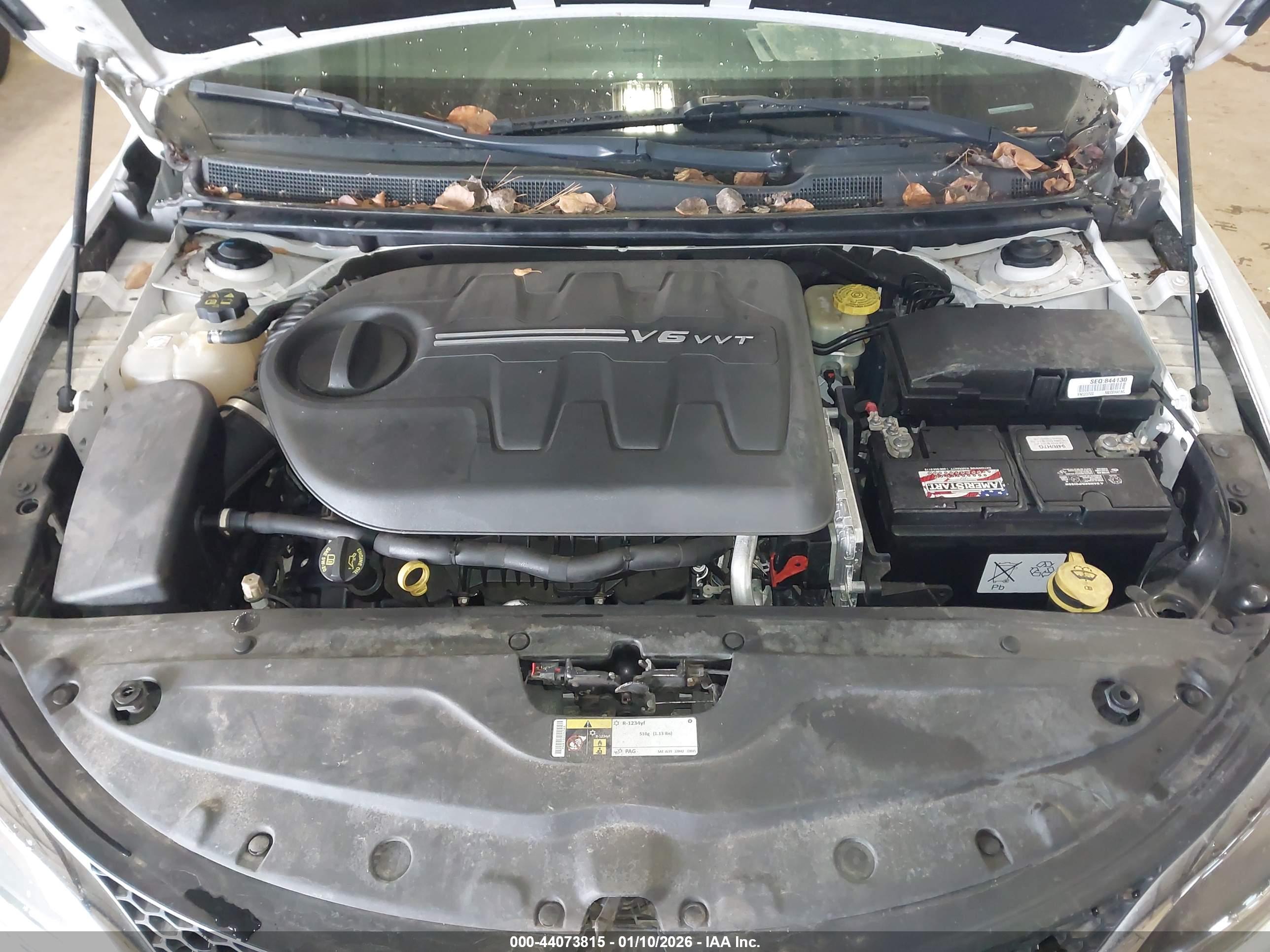 CHRYSLER 200 image 10