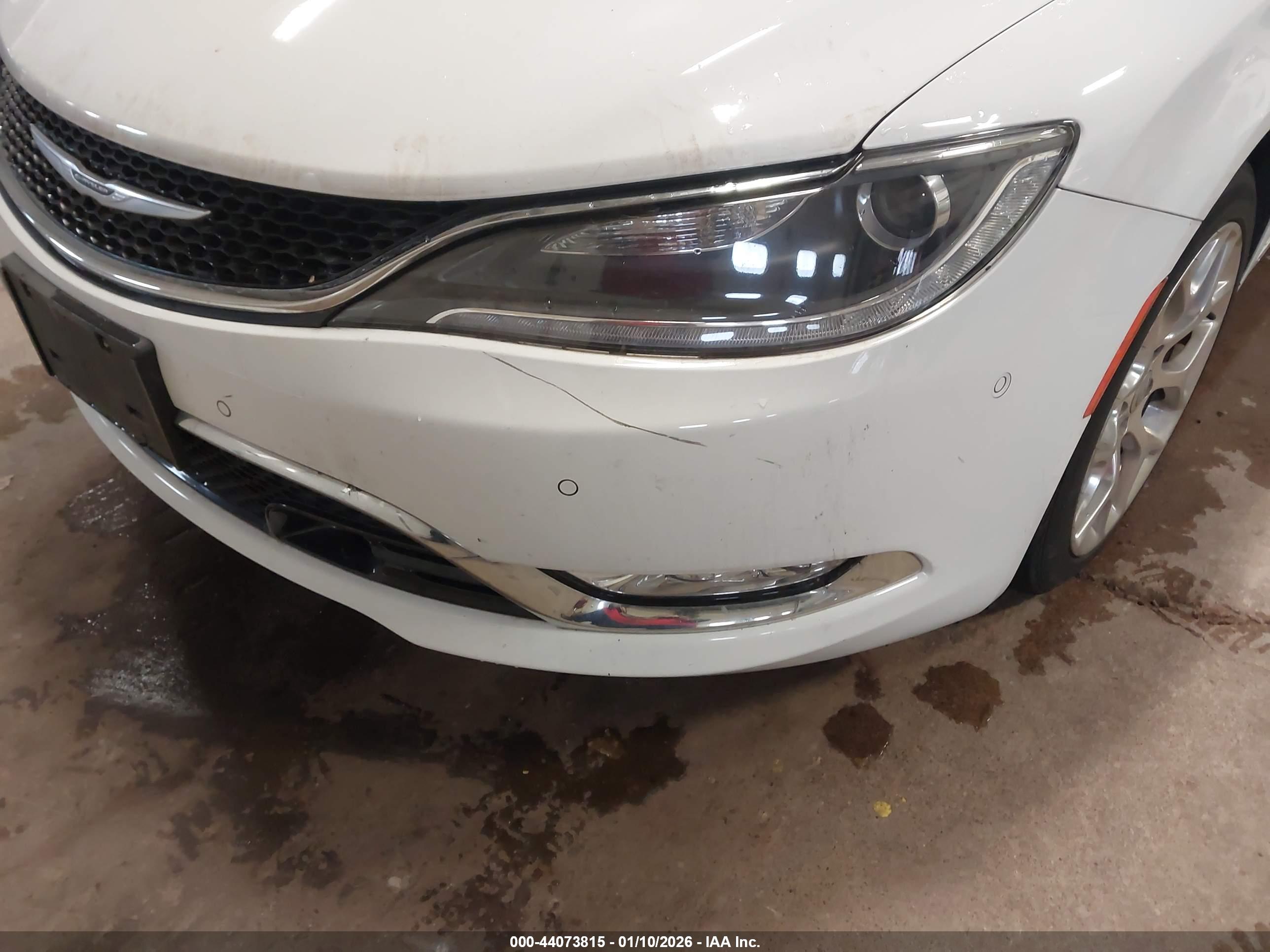 CHRYSLER 200 image 6