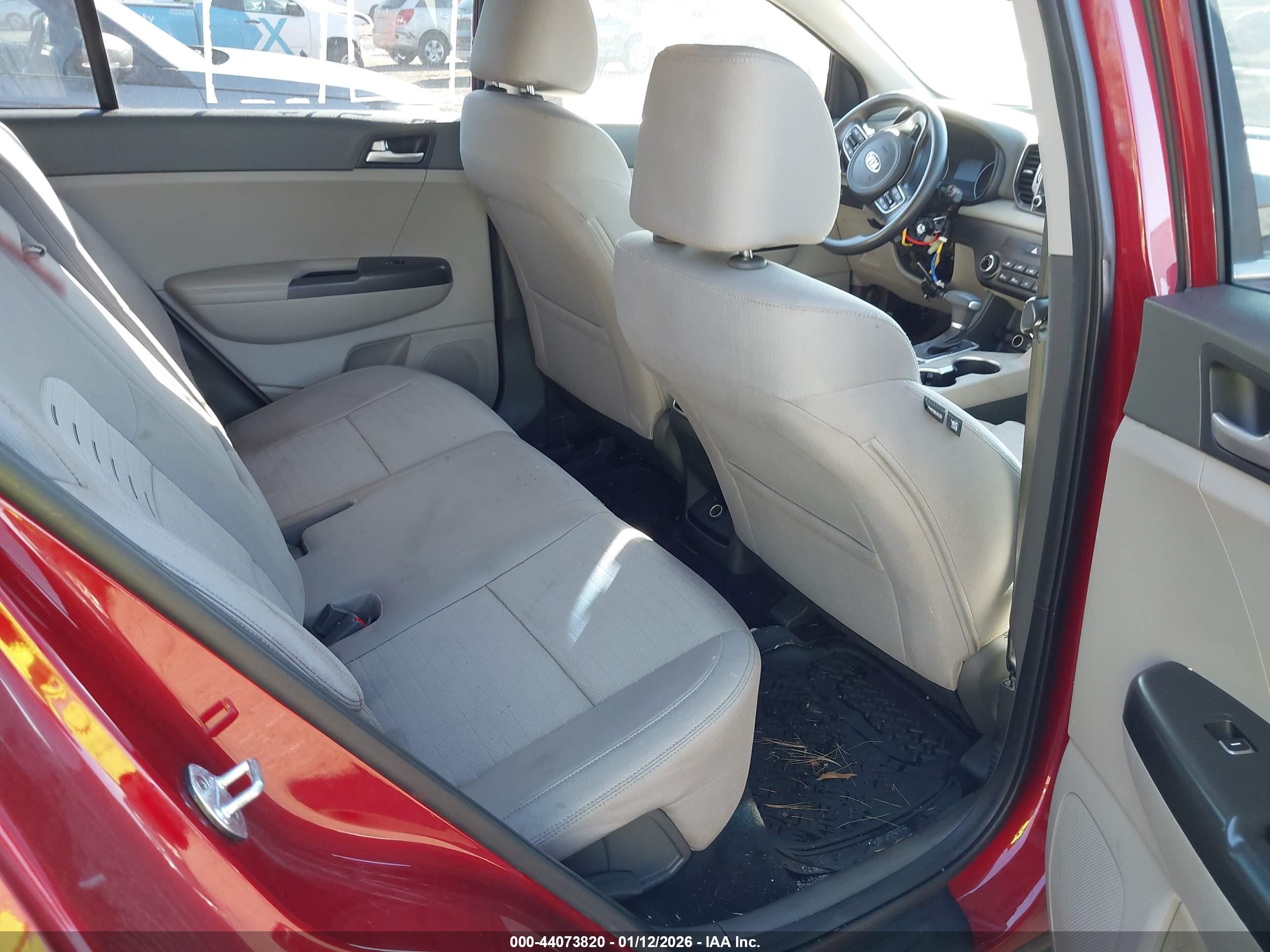 KIA SPORTAGE image 8