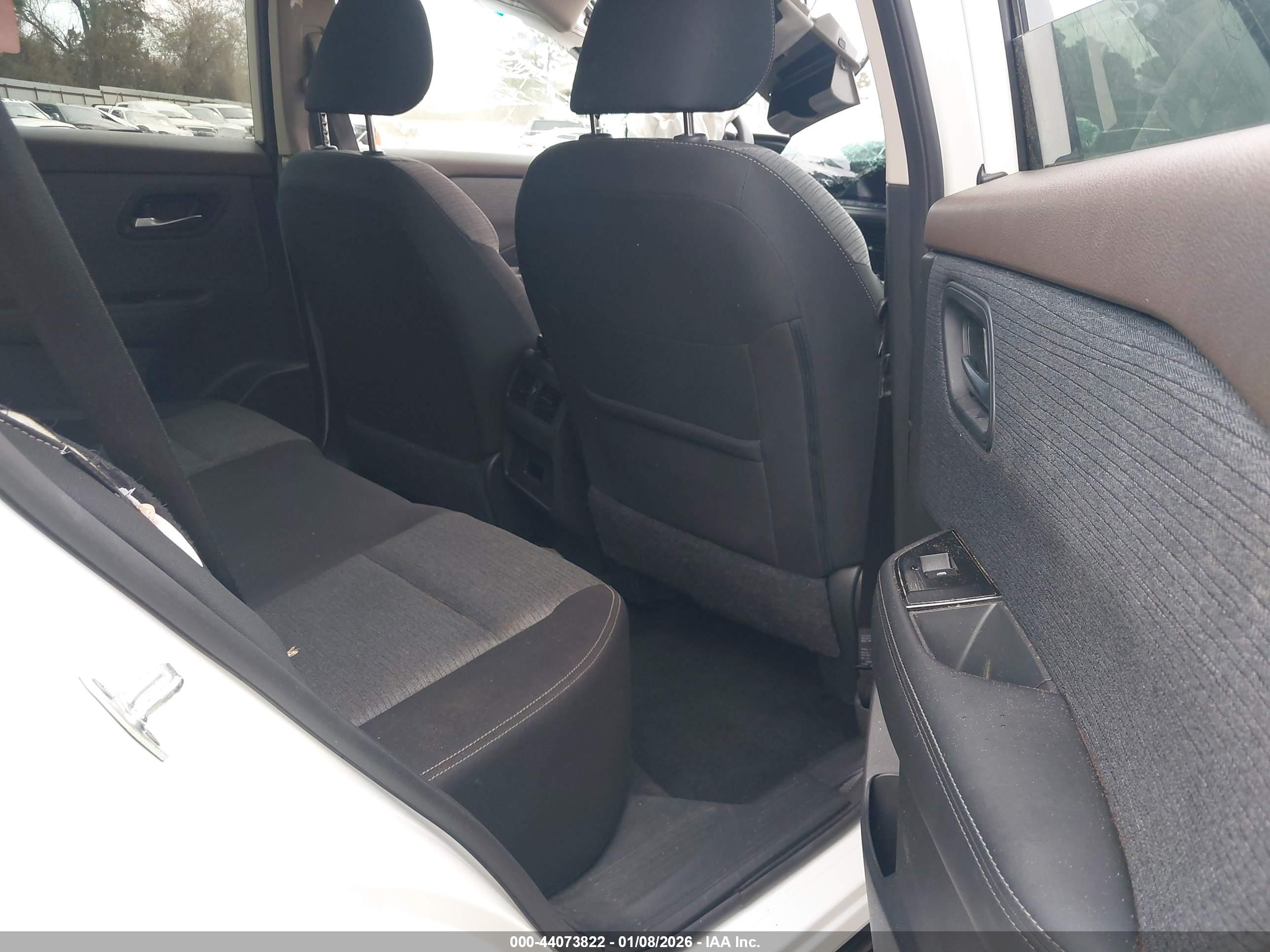 NISSAN ROGUE image 8