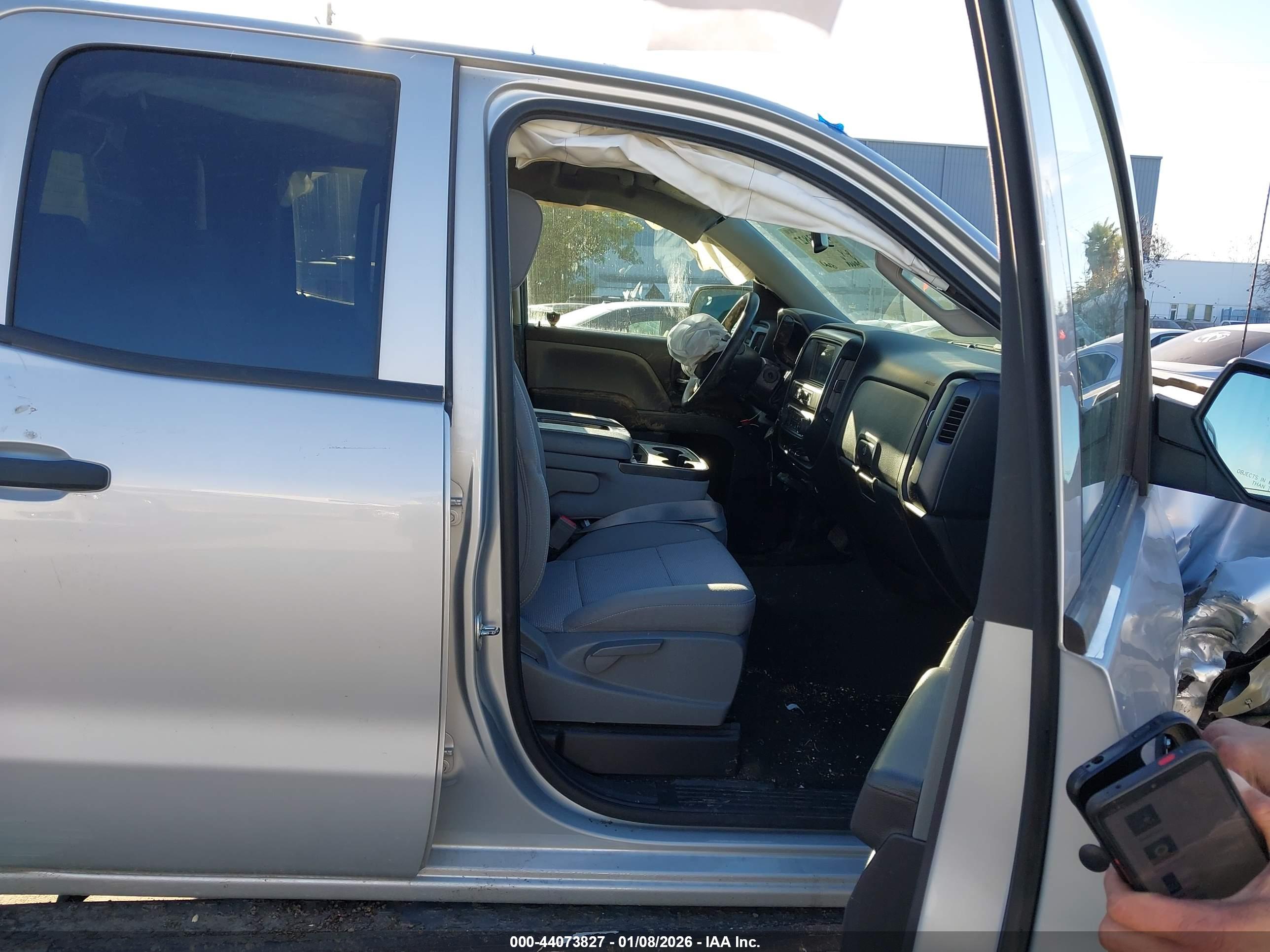 CHEVROLET SILVERADO image 5