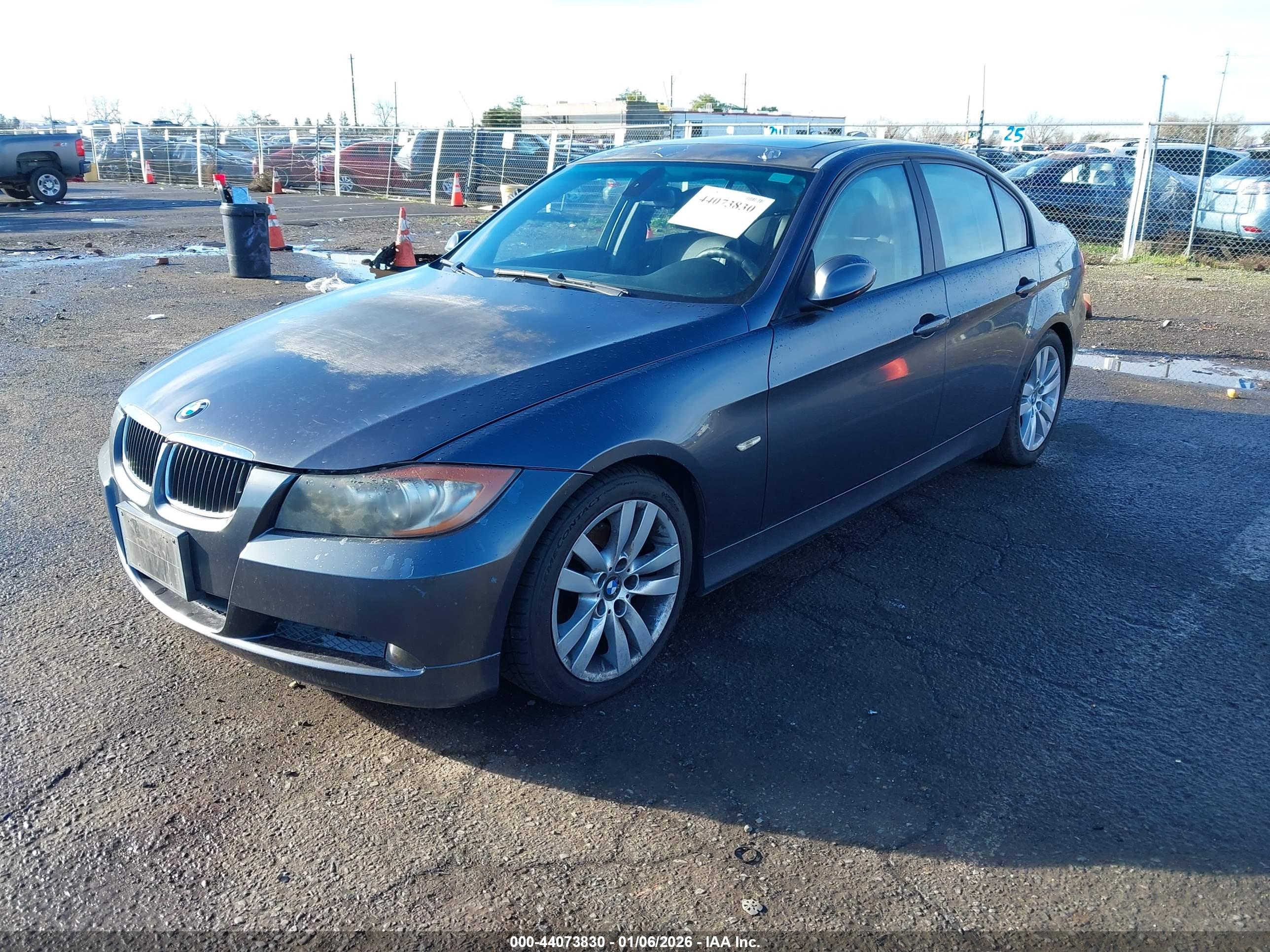 BMW 328I image 2