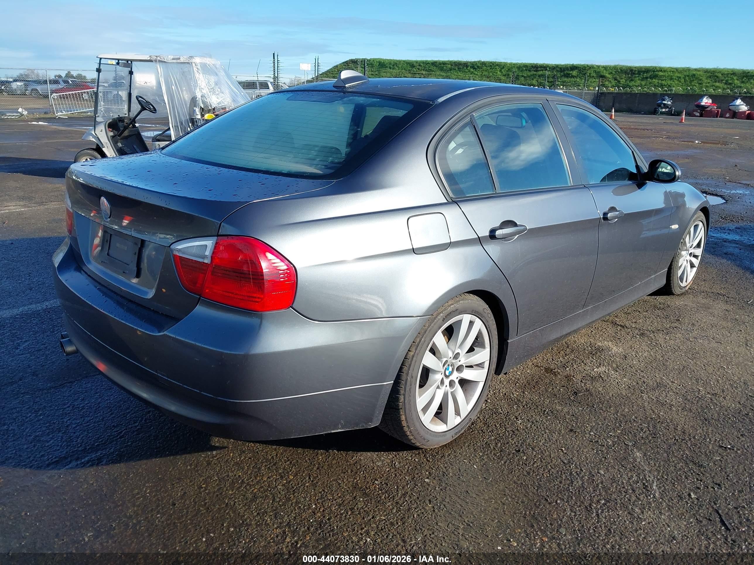 BMW 328I image 4