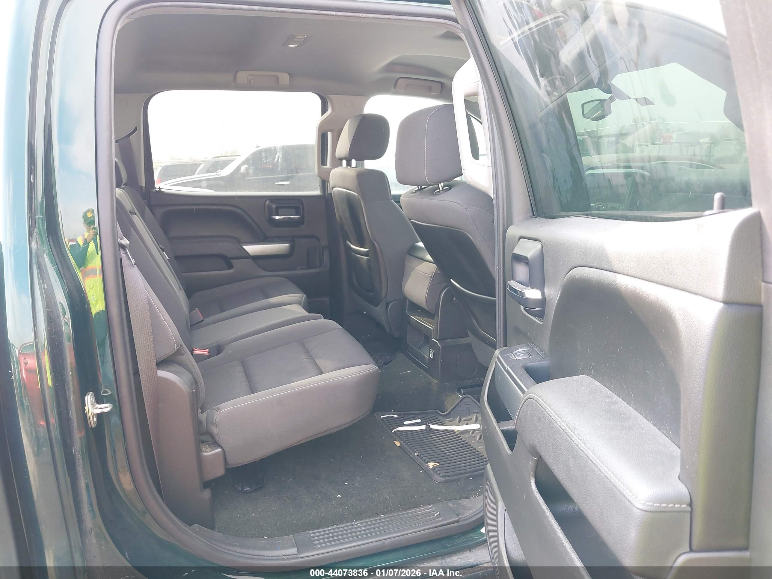 CHEVROLET SILVERADO image 8