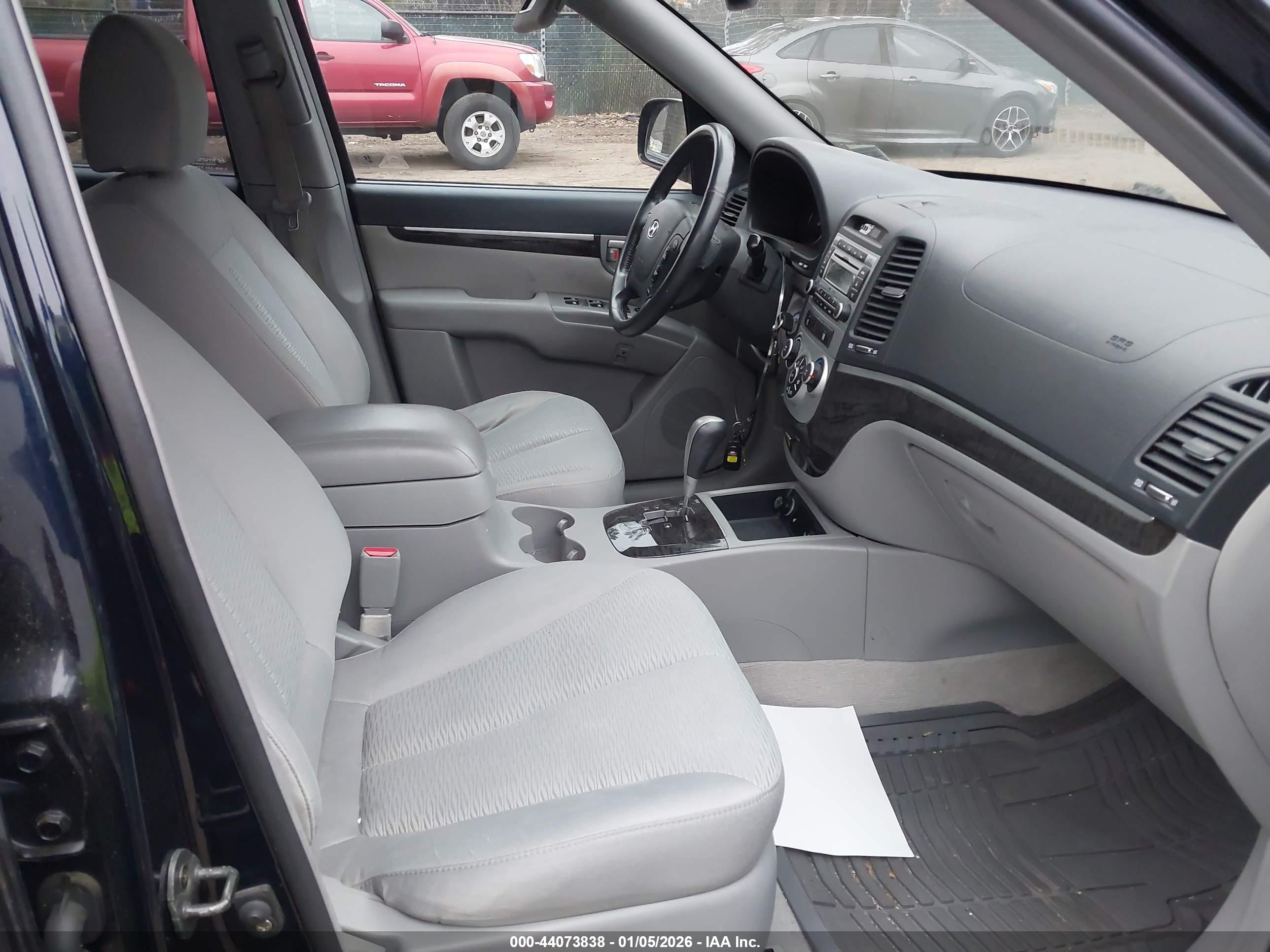 HYUNDAI SANTA image 5