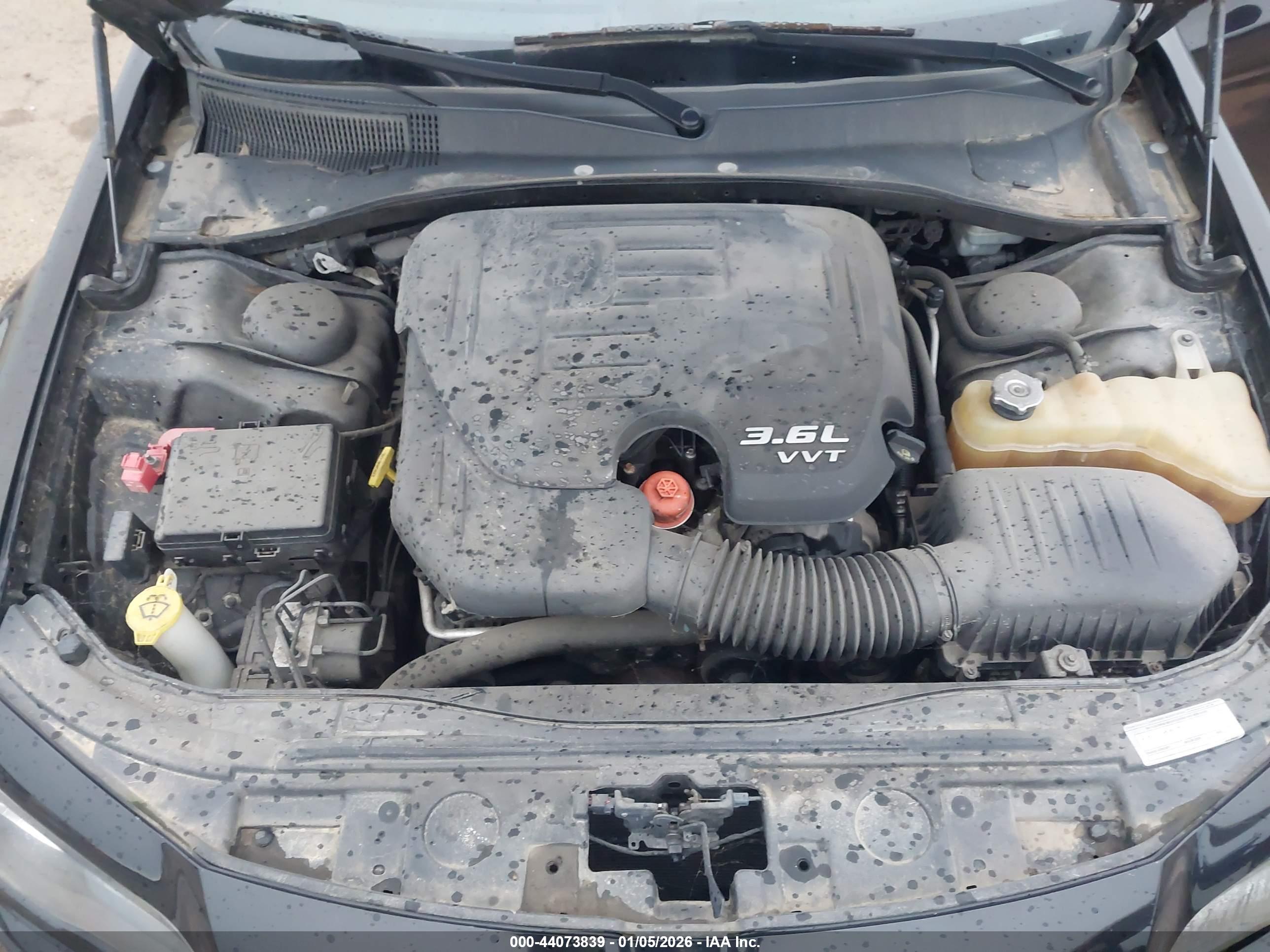 CHRYSLER 300 image 10