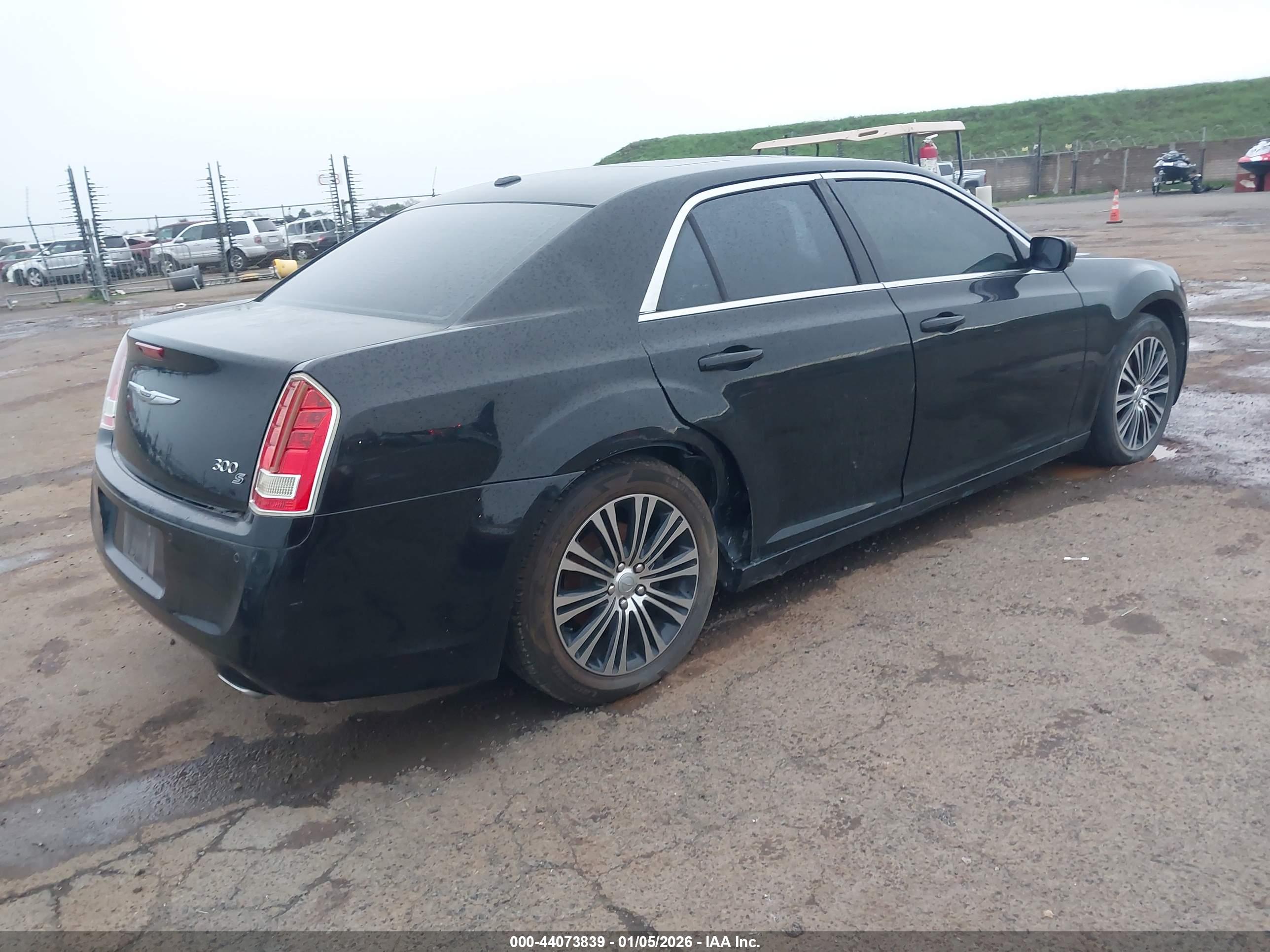 CHRYSLER 300 image 4