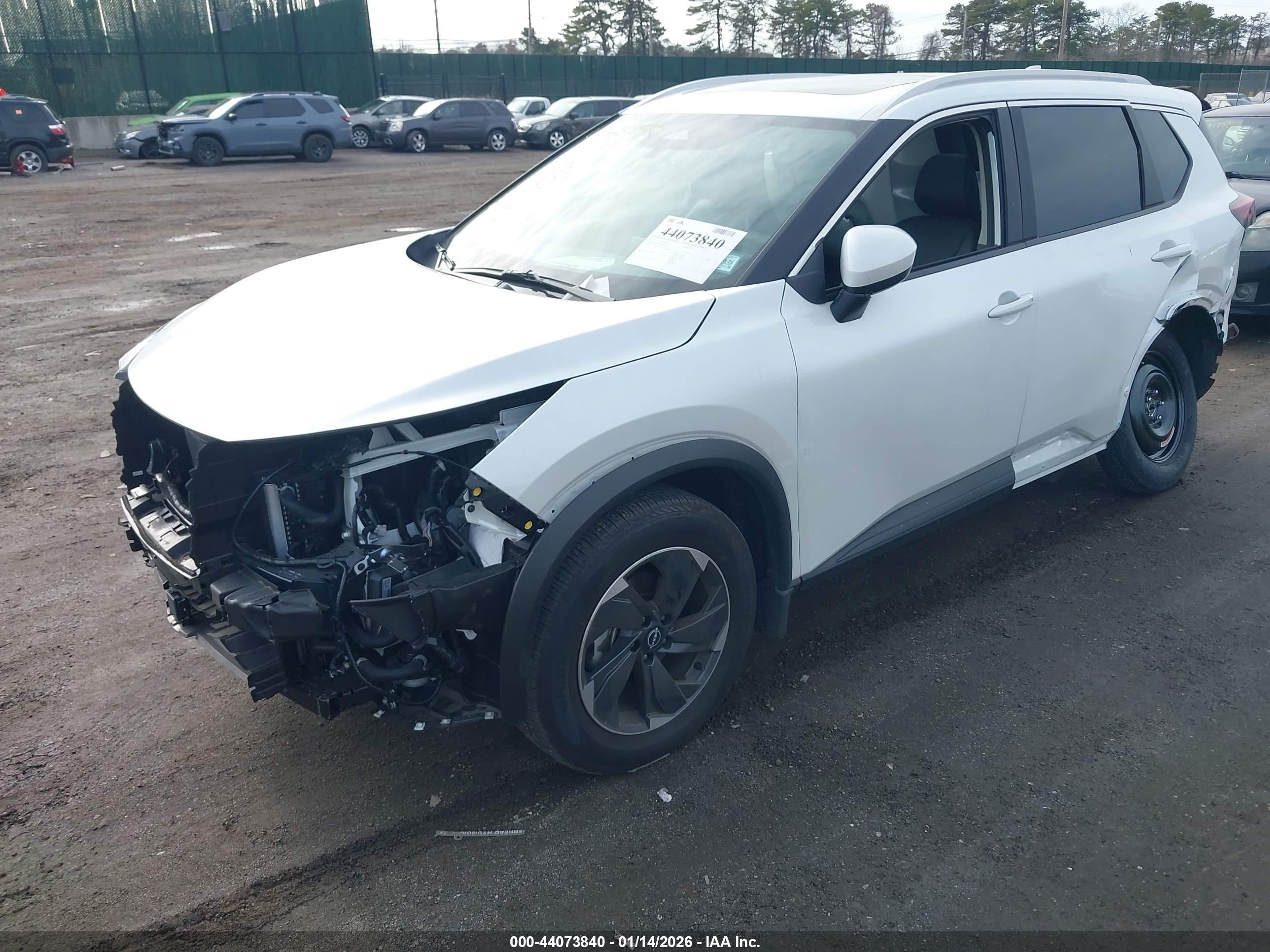 NISSAN ROGUE image 2
