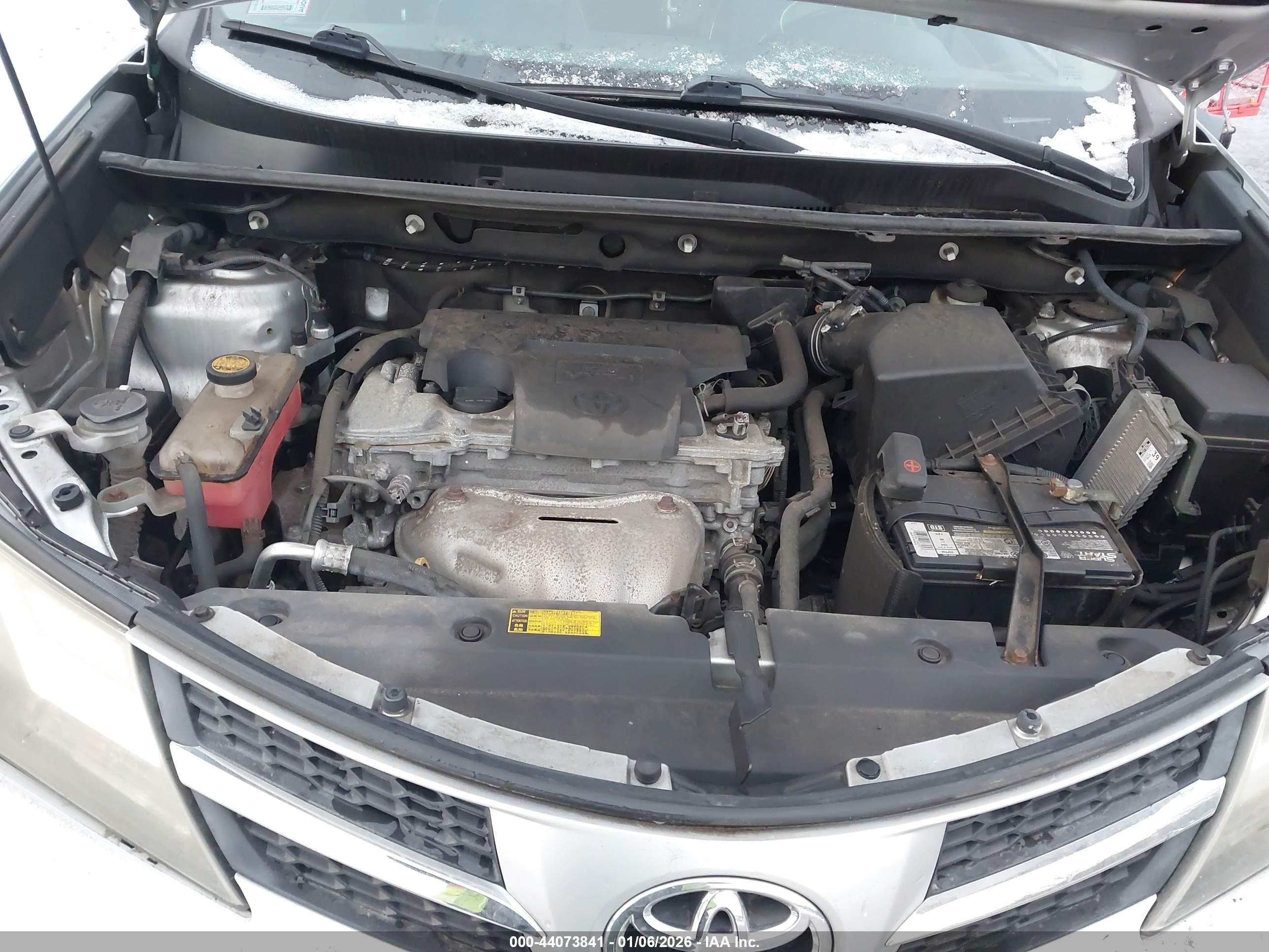TOYOTA RAV4 image 10