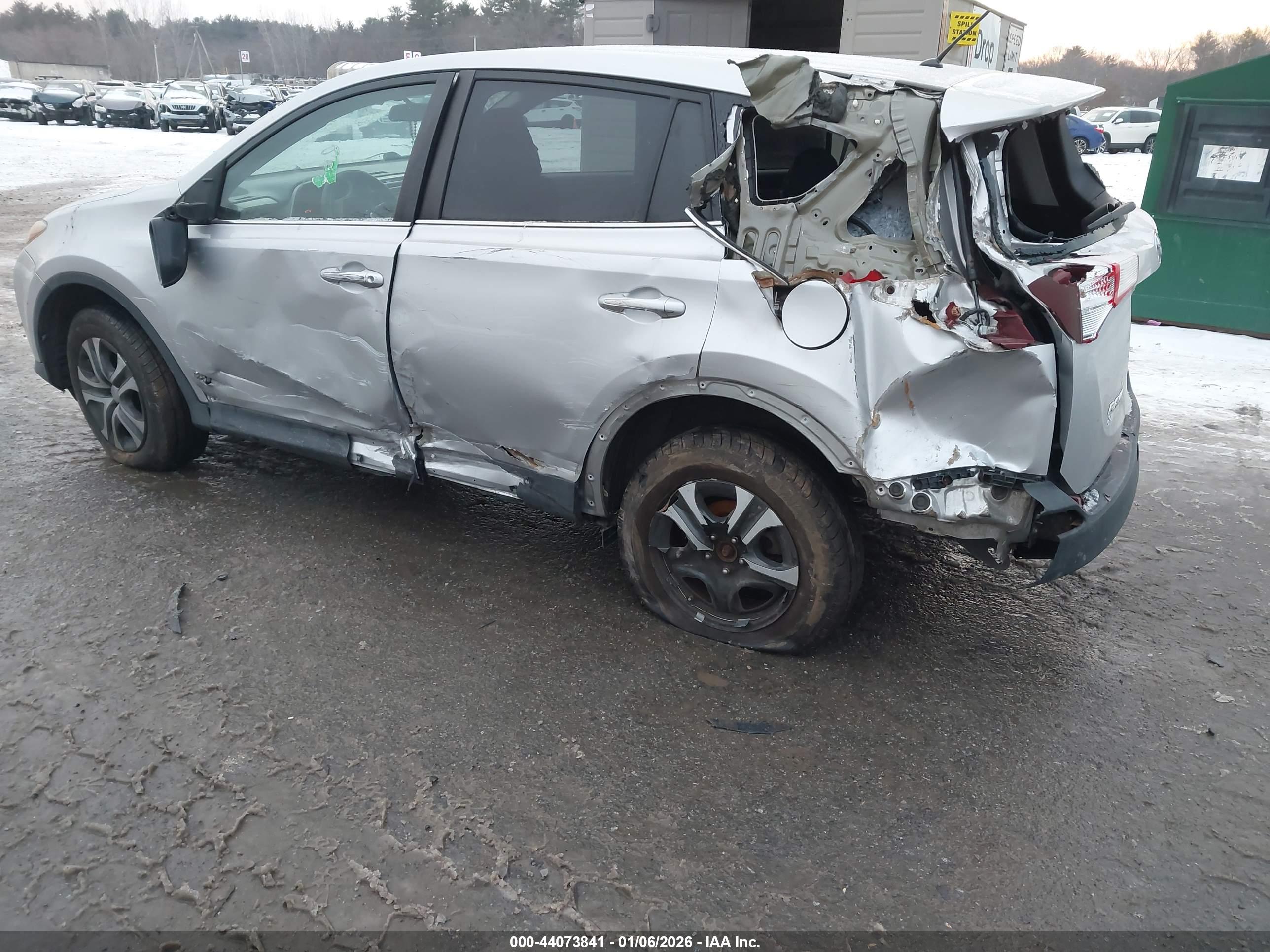 TOYOTA RAV4 image 3