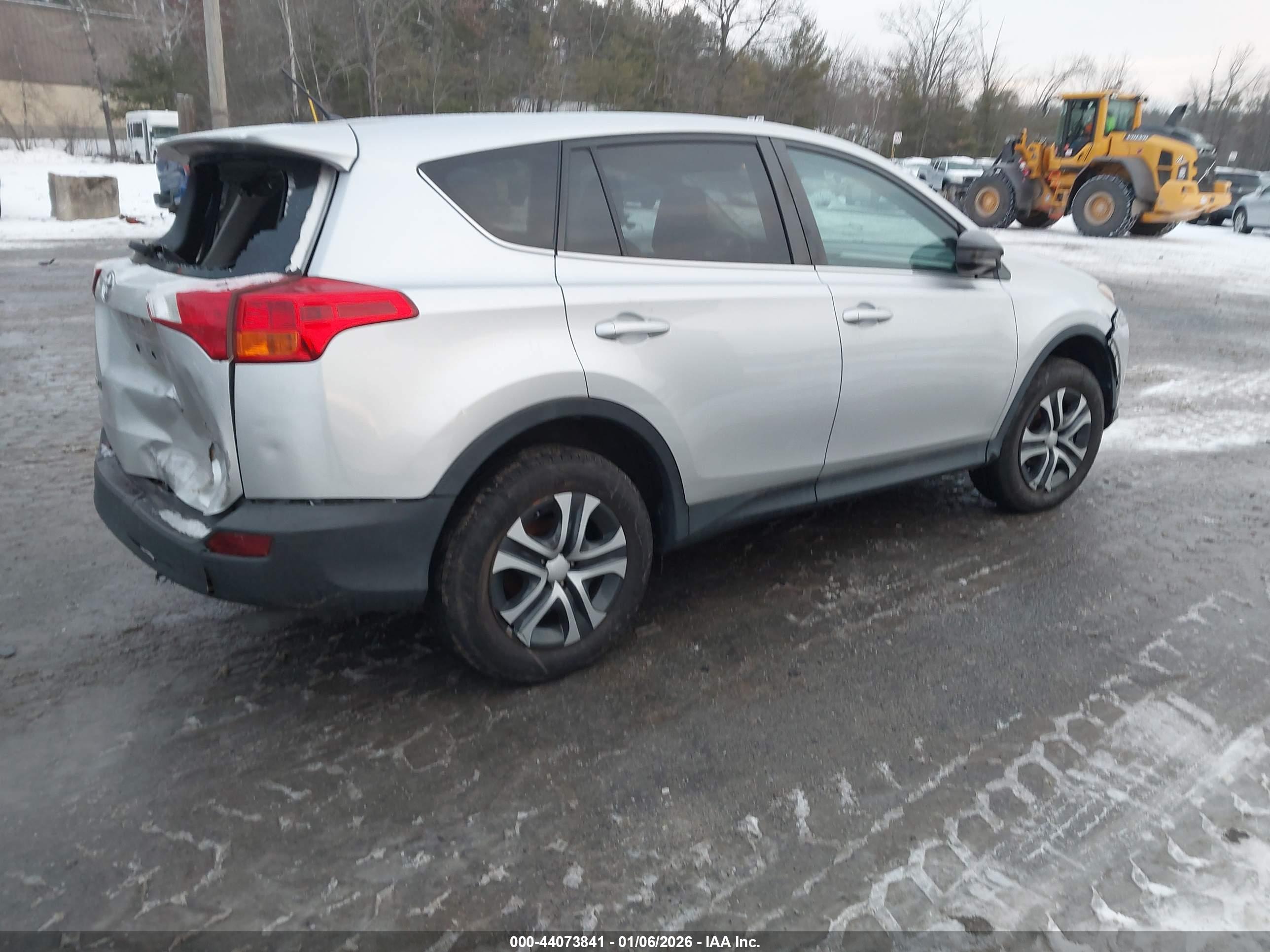 TOYOTA RAV4 image 4