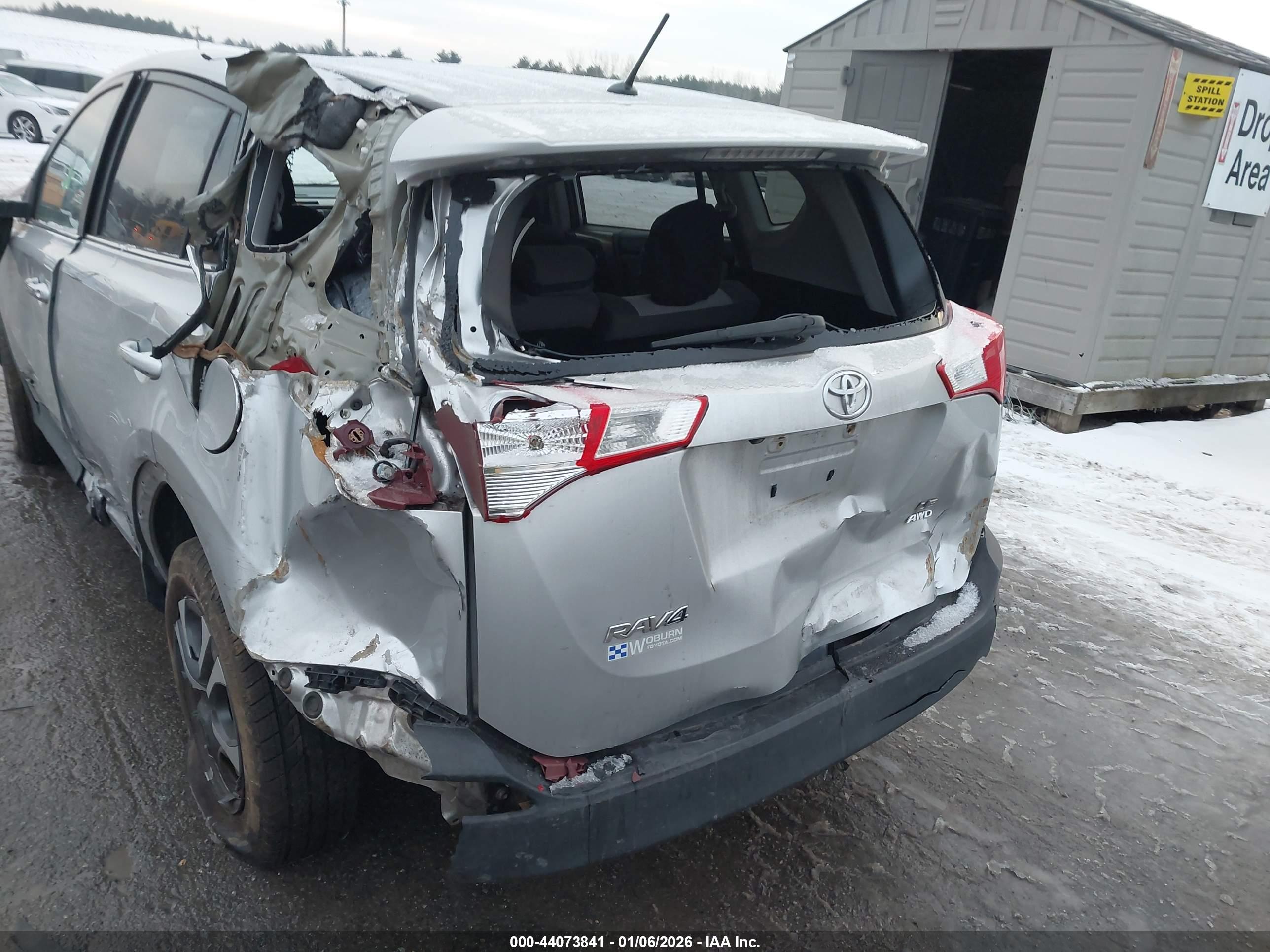 TOYOTA RAV4 image 6