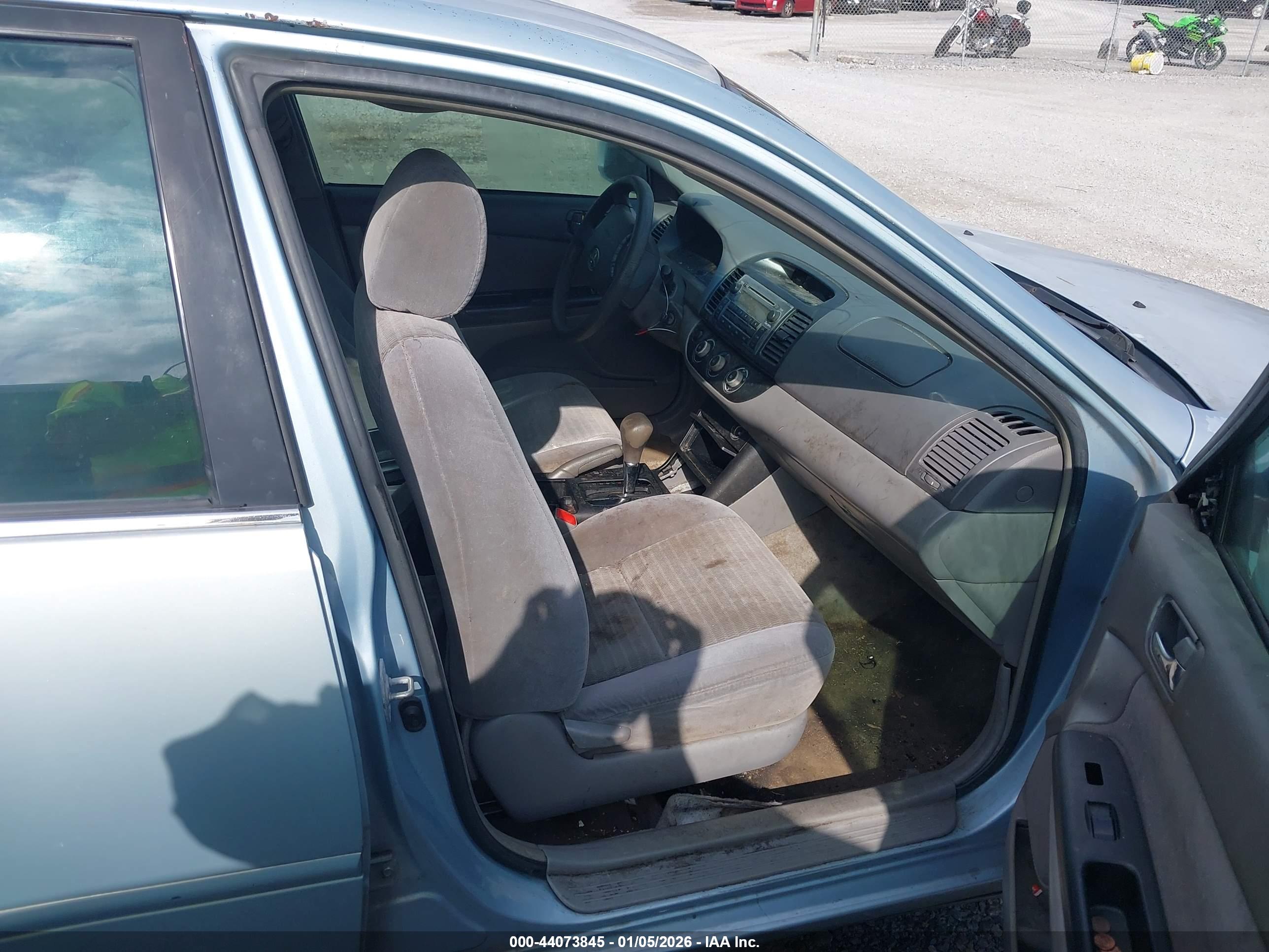 TOYOTA CAMRY image 5