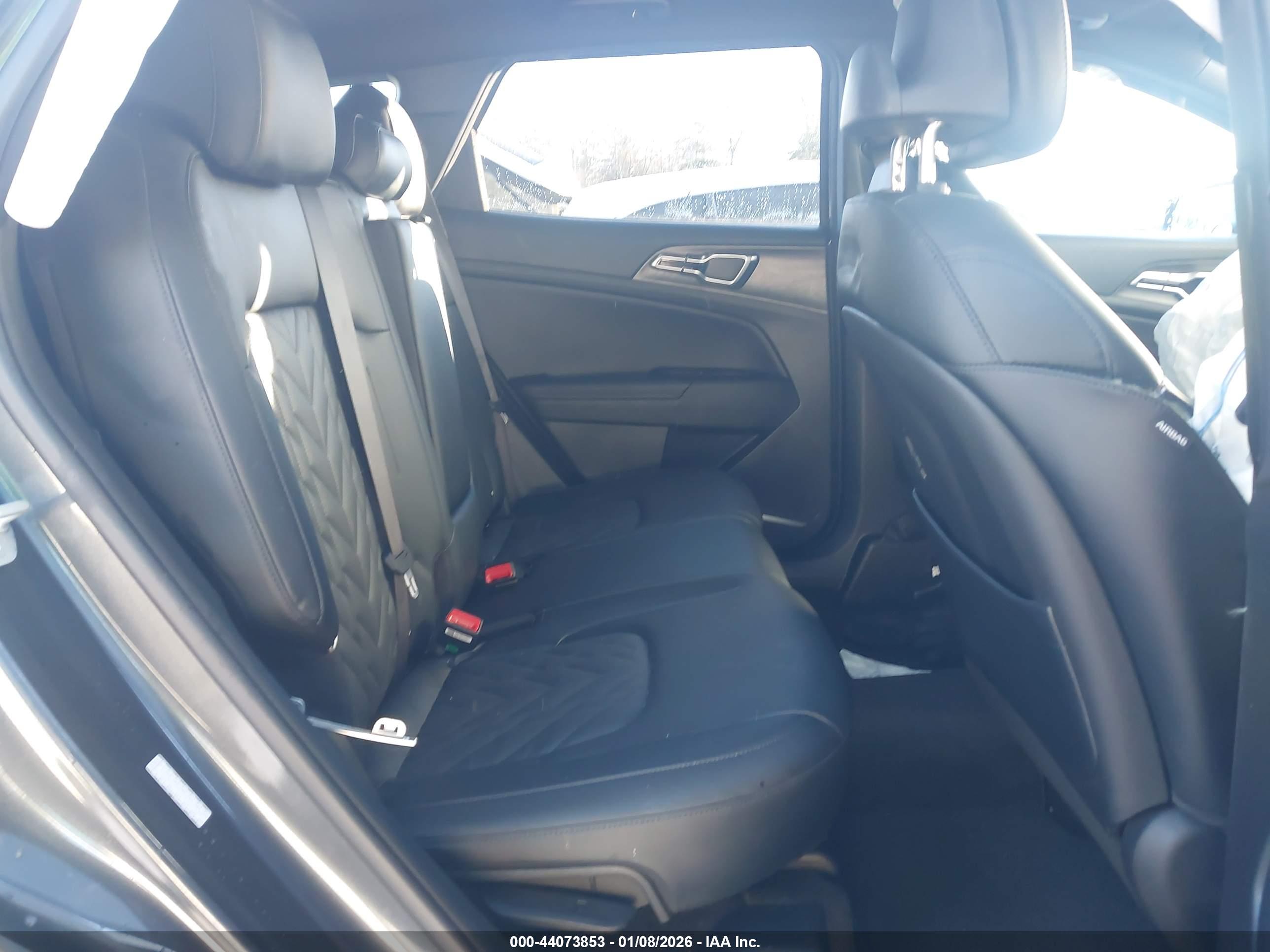 KIA SPORTAGE image 8