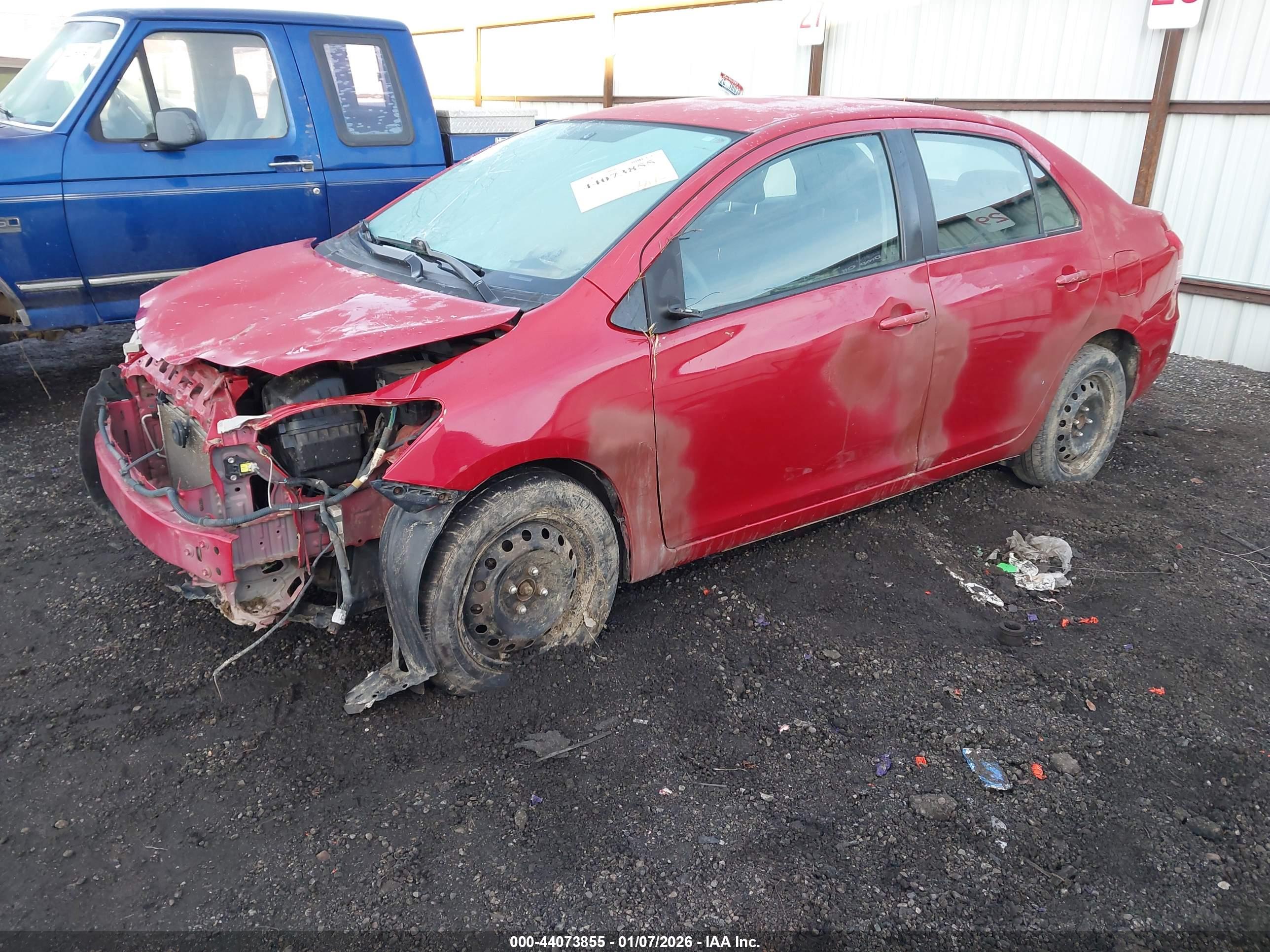 TOYOTA YARIS image 2