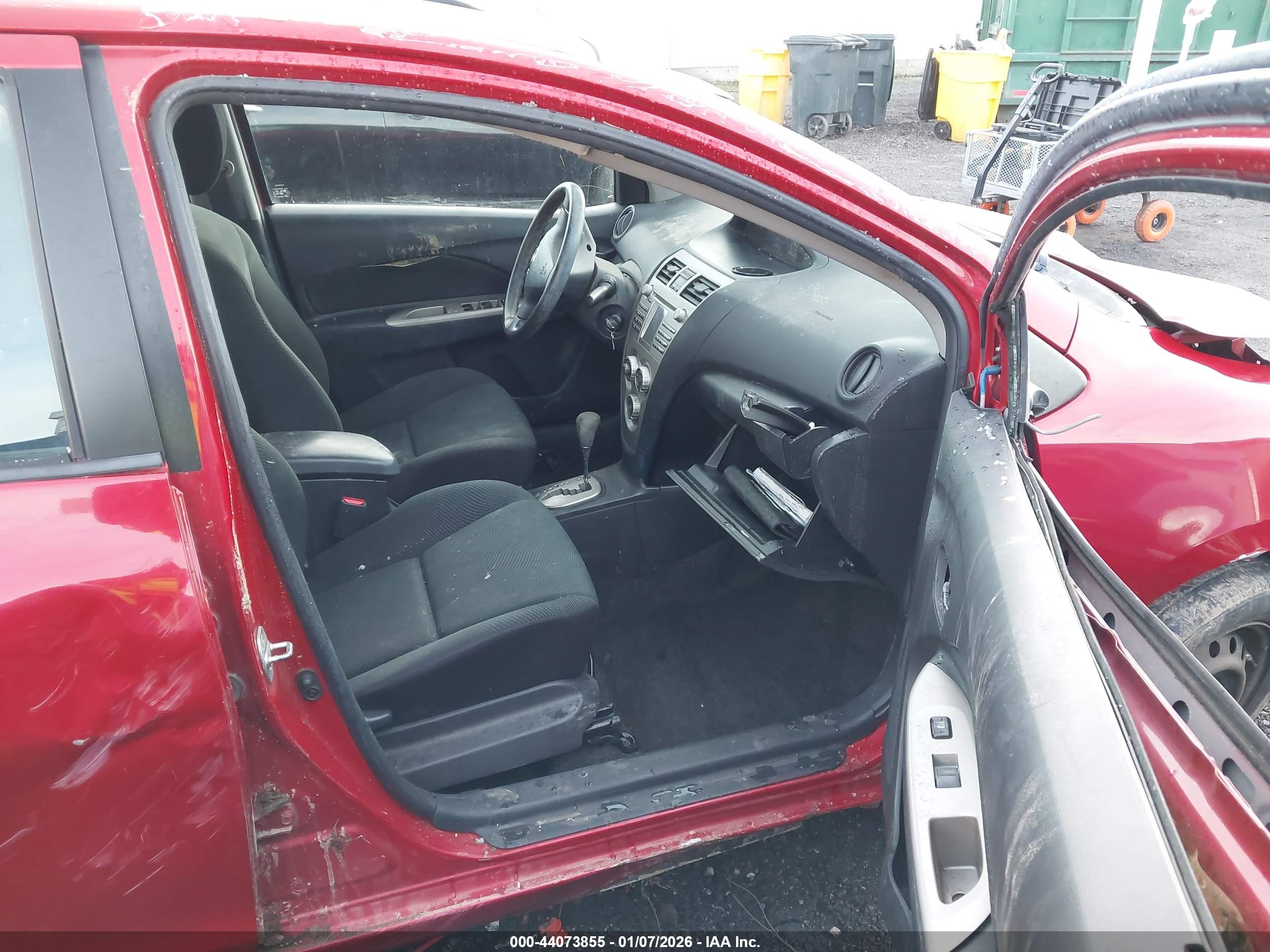 TOYOTA YARIS image 5