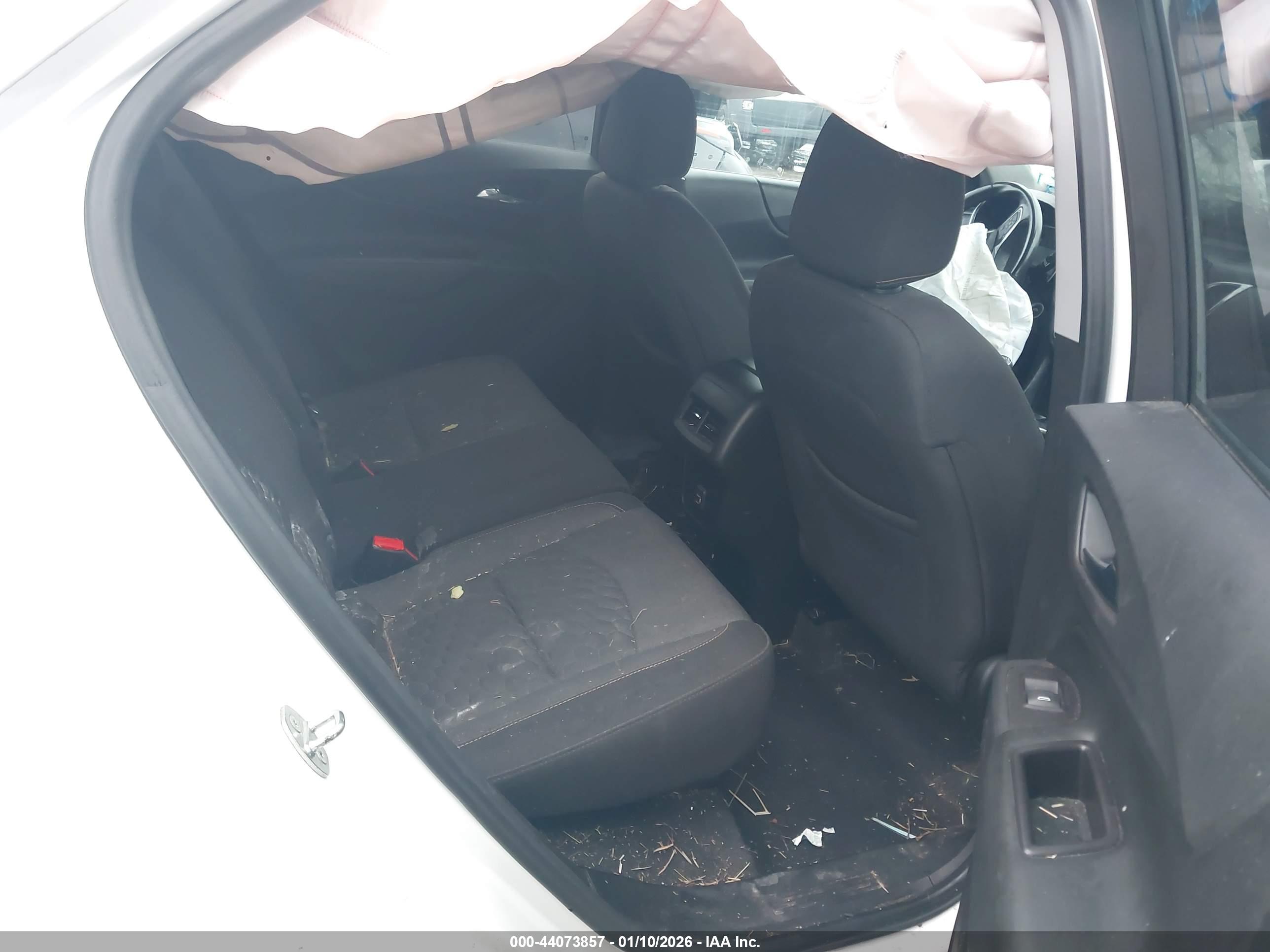 CHEVROLET EQUINOX image 8