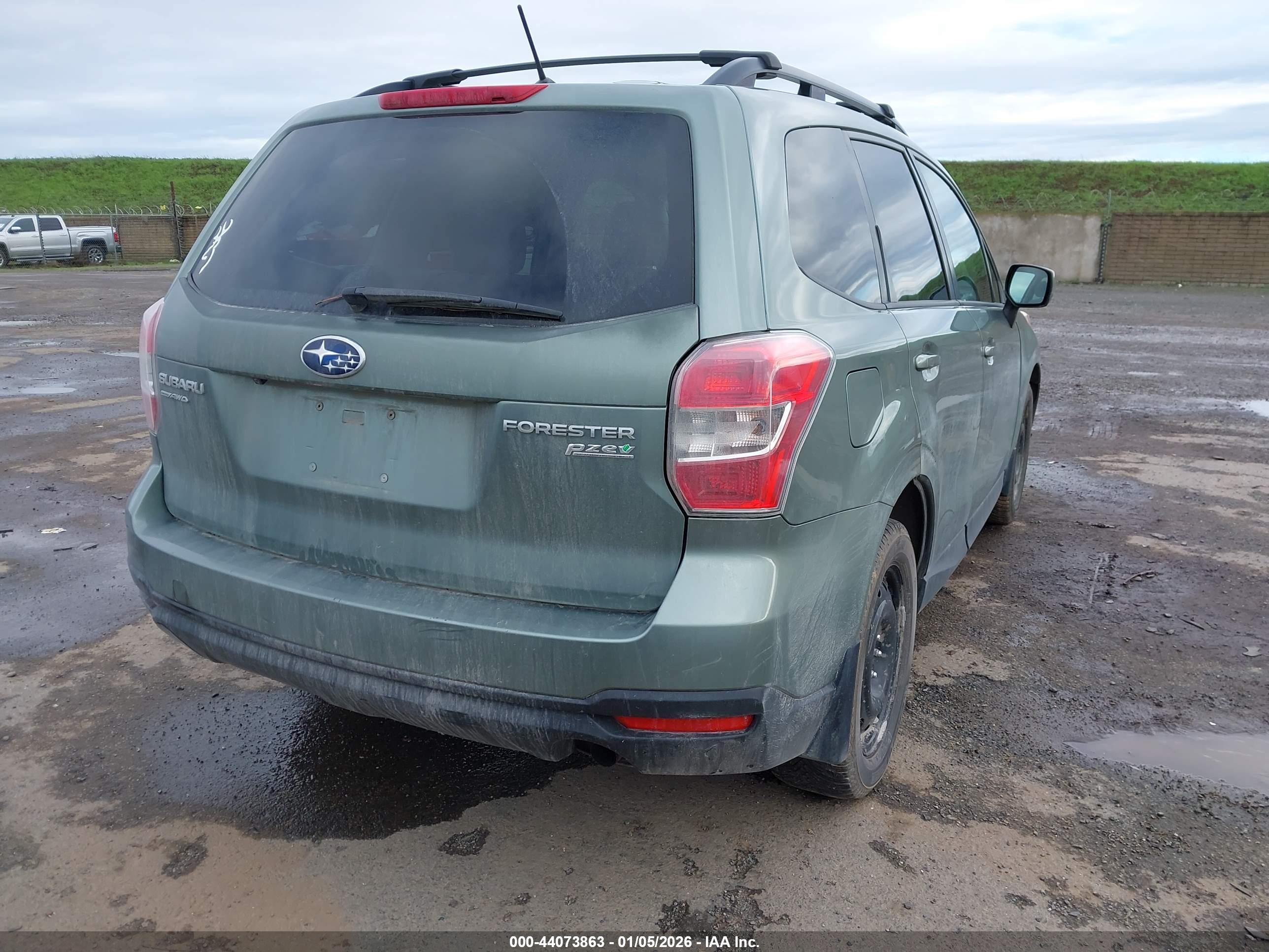 SUBARU FORESTER image 4