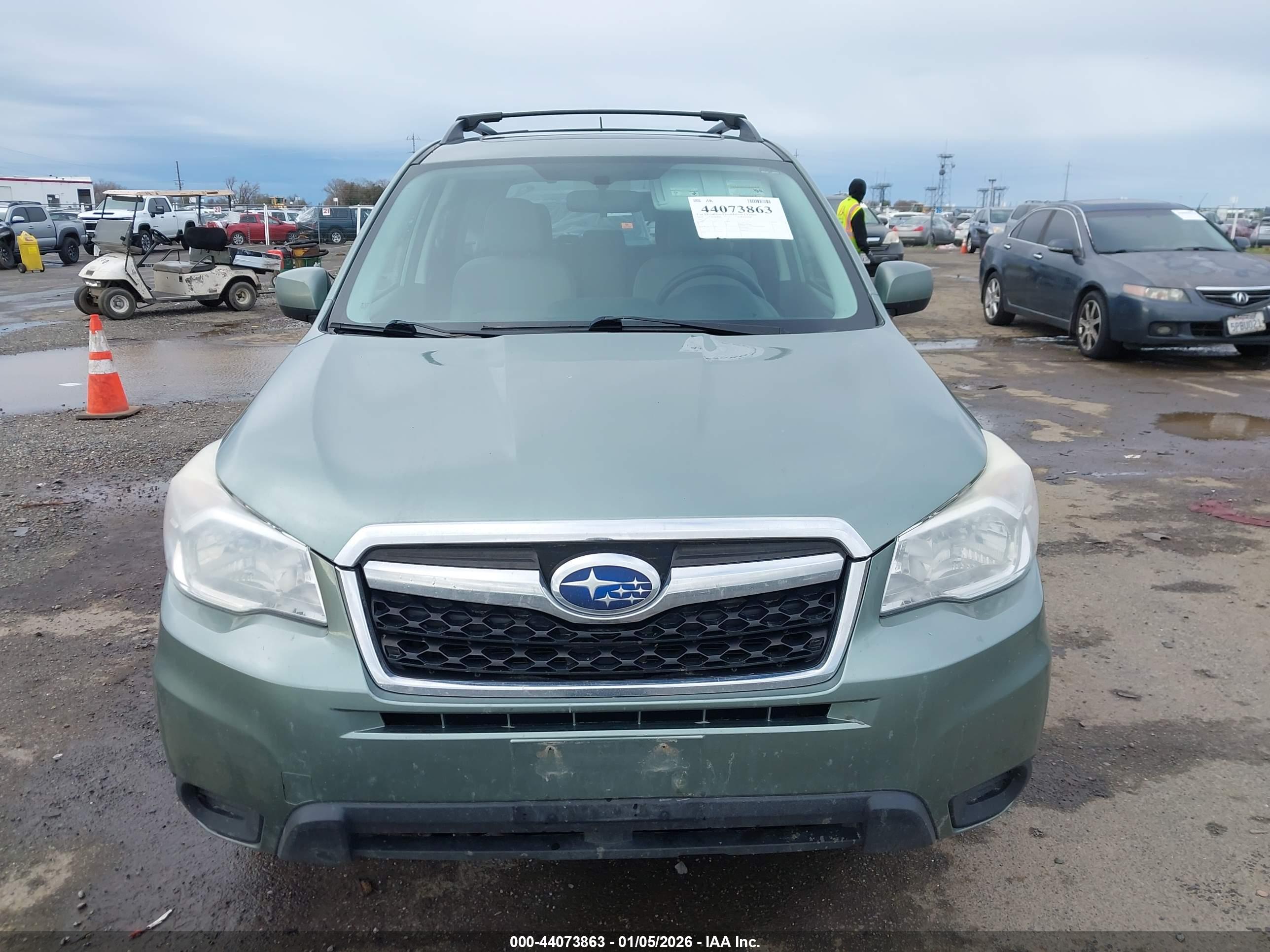 SUBARU FORESTER image 6
