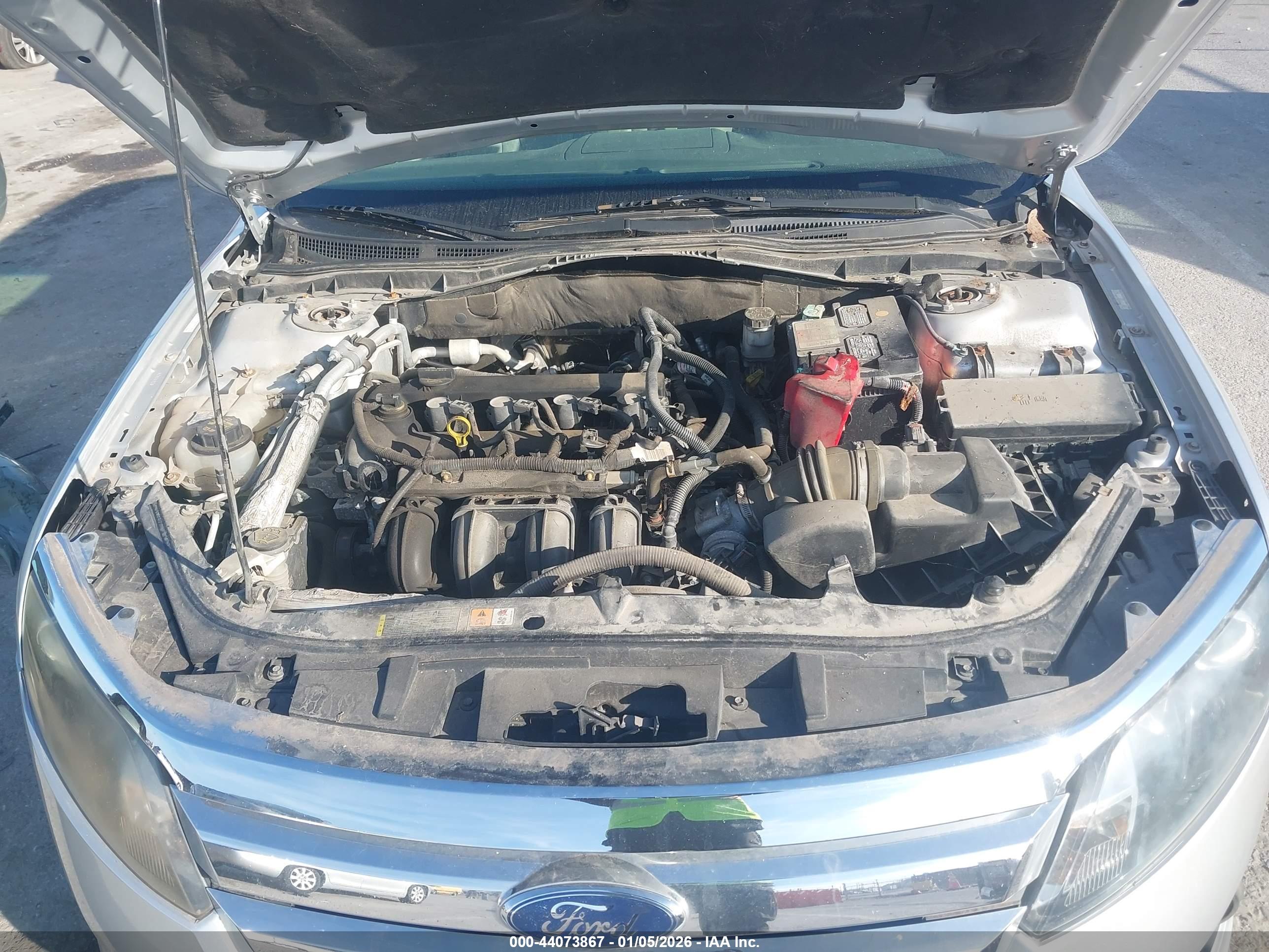 FORD FUSION image 10