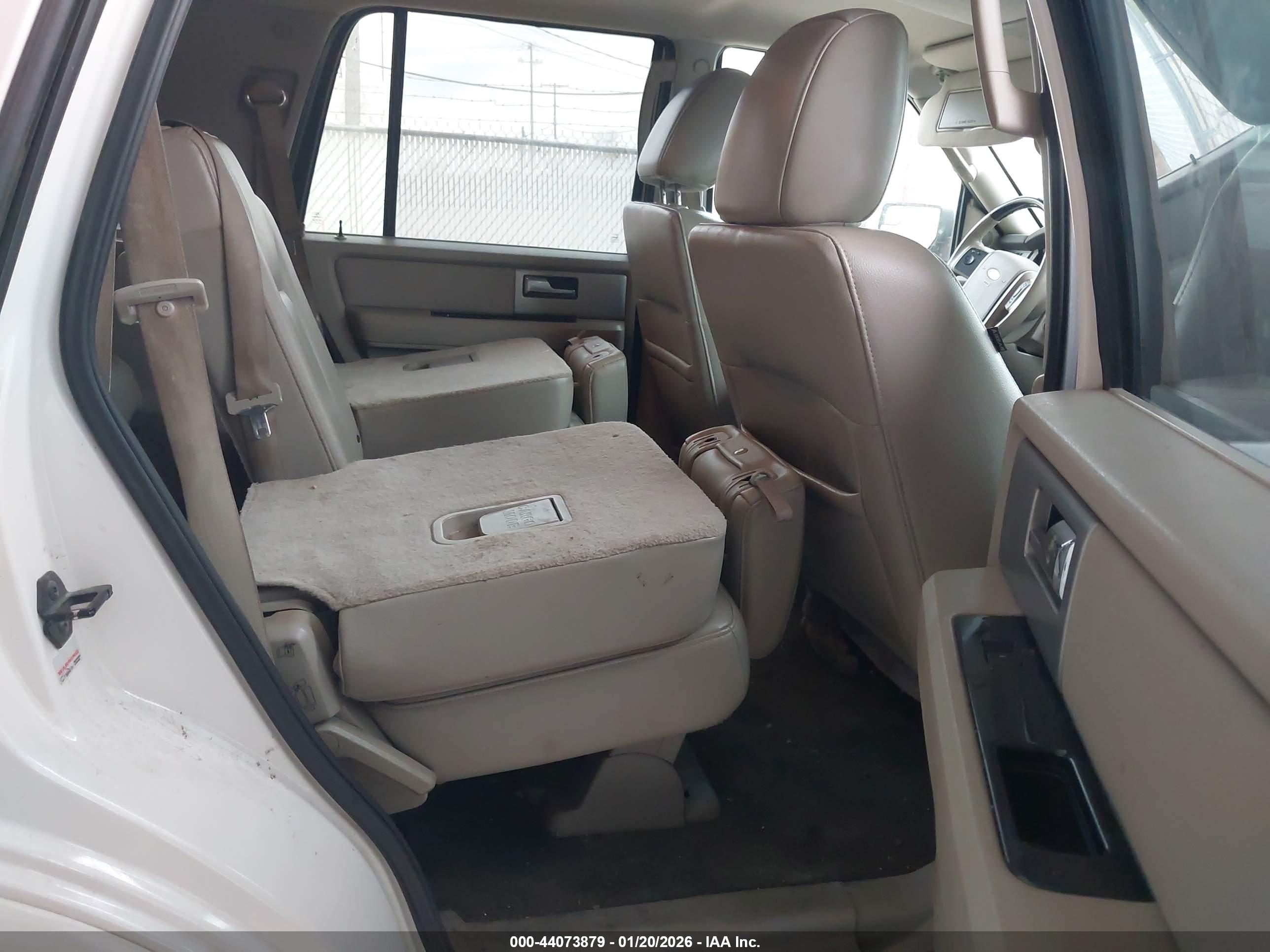 FORD EXPEDITION image 8
