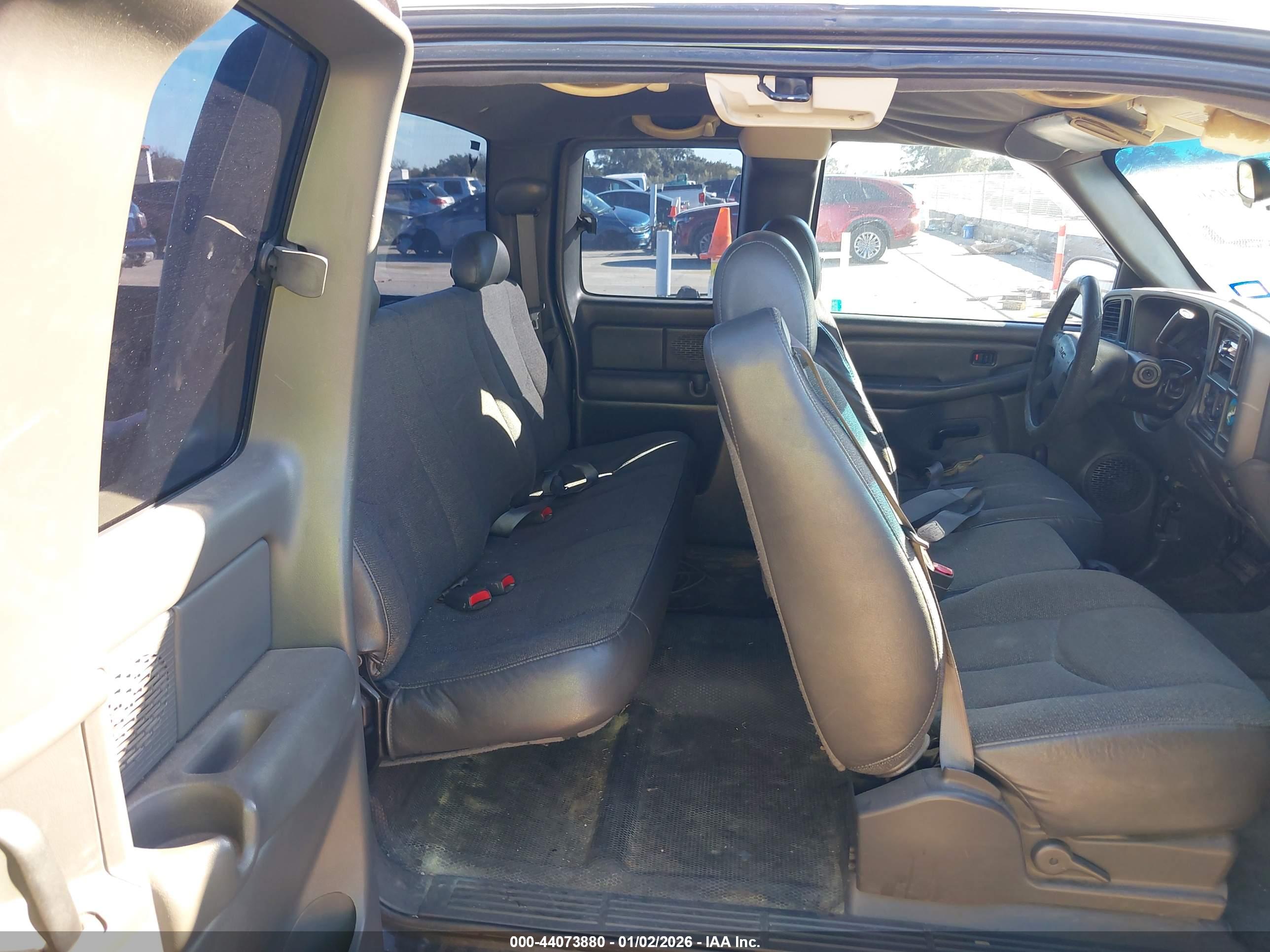 GMC SIERRA image 8