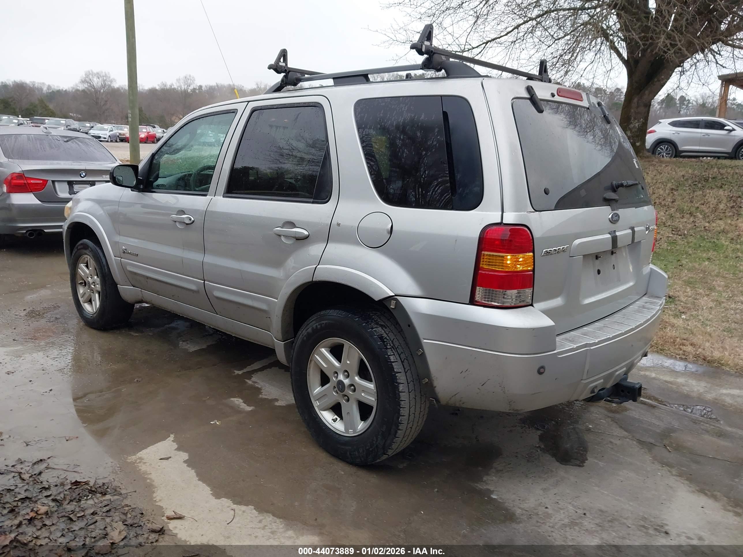 FORD ESCAPE image 3