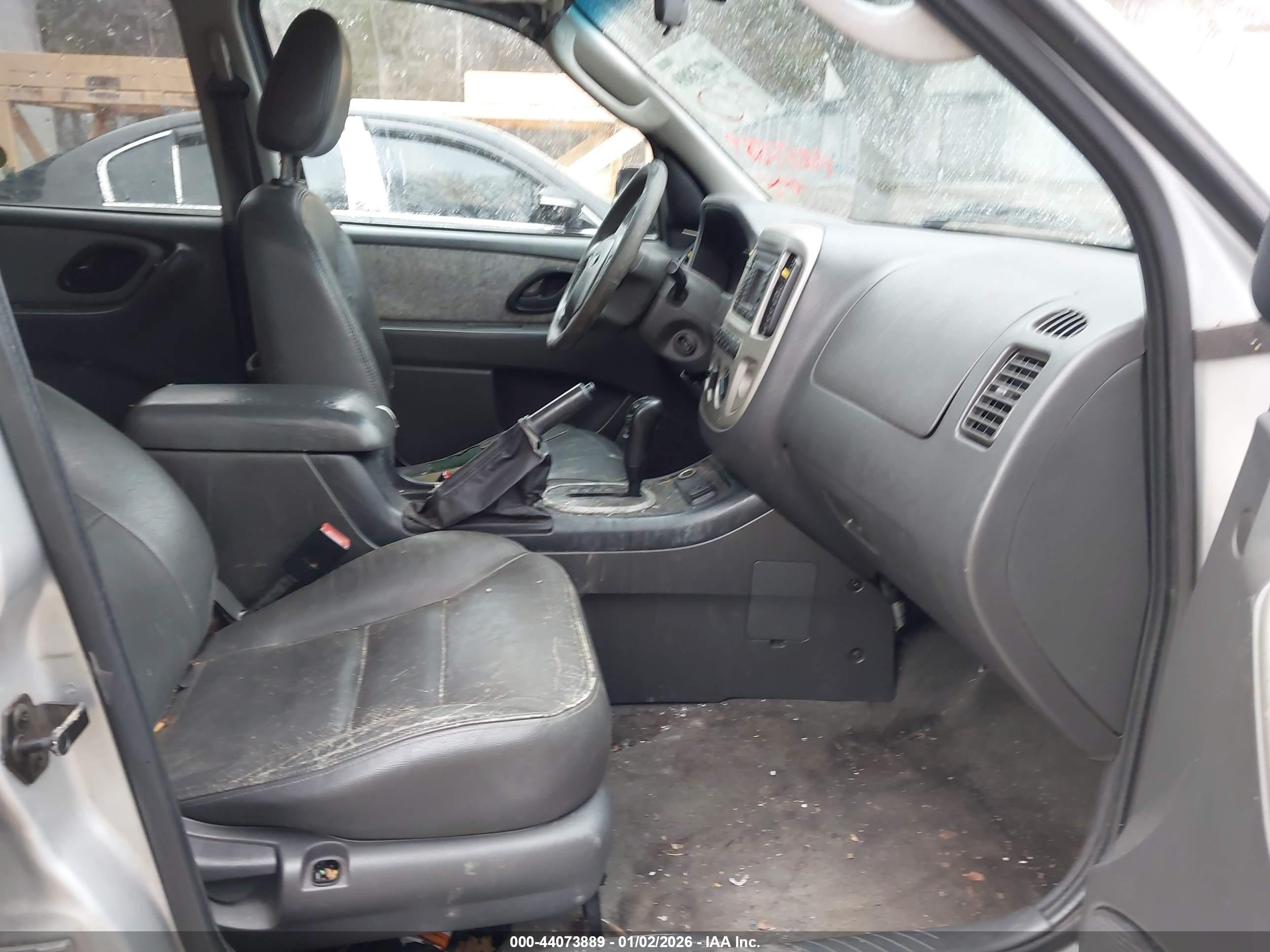 FORD ESCAPE image 5